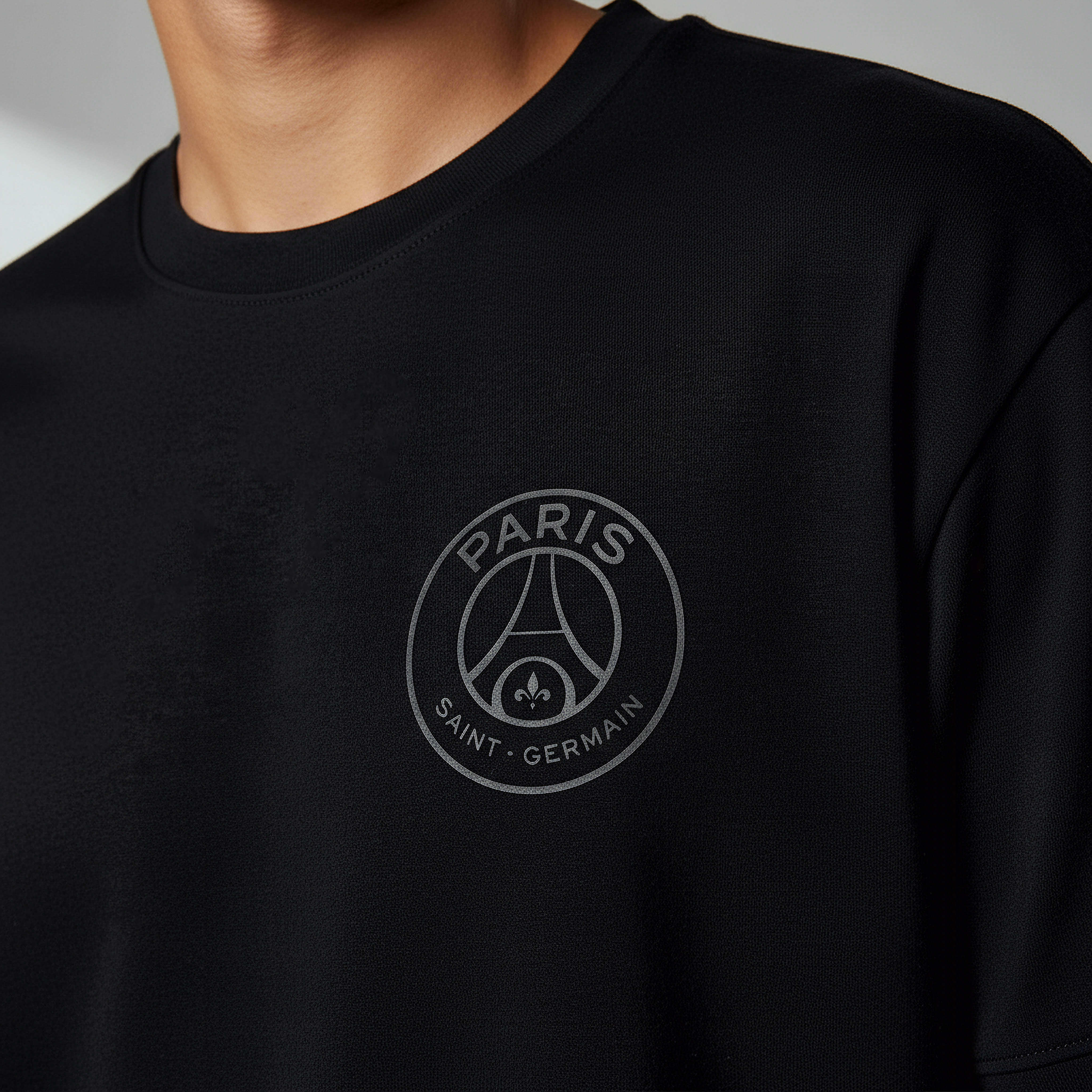 تيشيرت باريس سان جيرمان للرجال بقصة عادية وياقة دائرية وأكمام قصيرة-men-clothing-tshirtsandpolos-tshirts-image-4