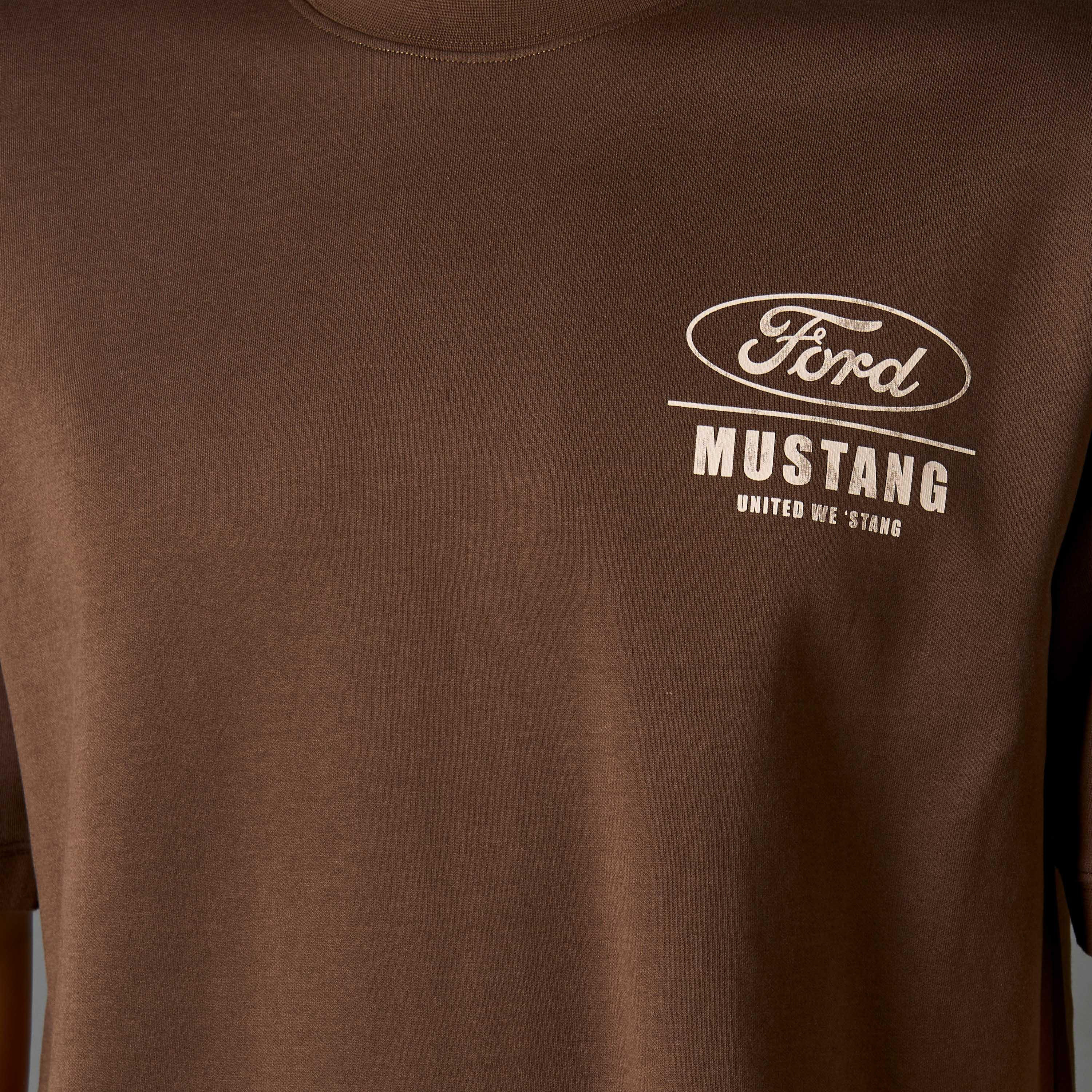 تيشيرت بقصة عادية وياقة ضيقة وأكمام قصيرة وطبعات للرجال-men-clothing-tshirtsandpolos-tshirts-image-2