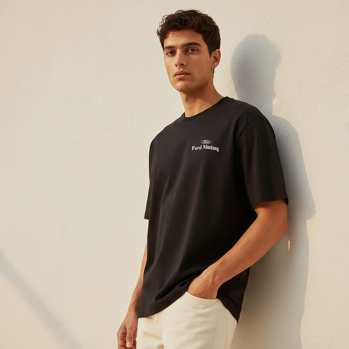 تيشيرت فورد موستانج بقصّة عادية وياقة ضيقة وأكمام قصيرة للرجال-men-clothing-tshirtsandpolos-tshirts-image-1