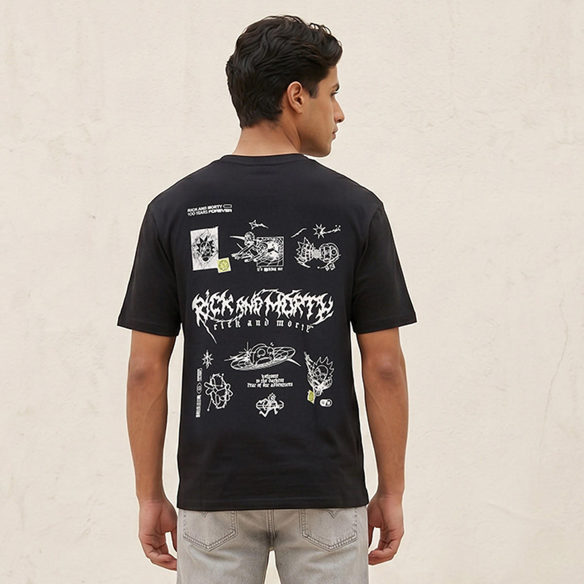 تيشيرت بياقة دائرية وأكمام قصيرة بقصة عادية من ريك أند مورتي-men-clothing-tshirtsandpolos-tshirts-image-4