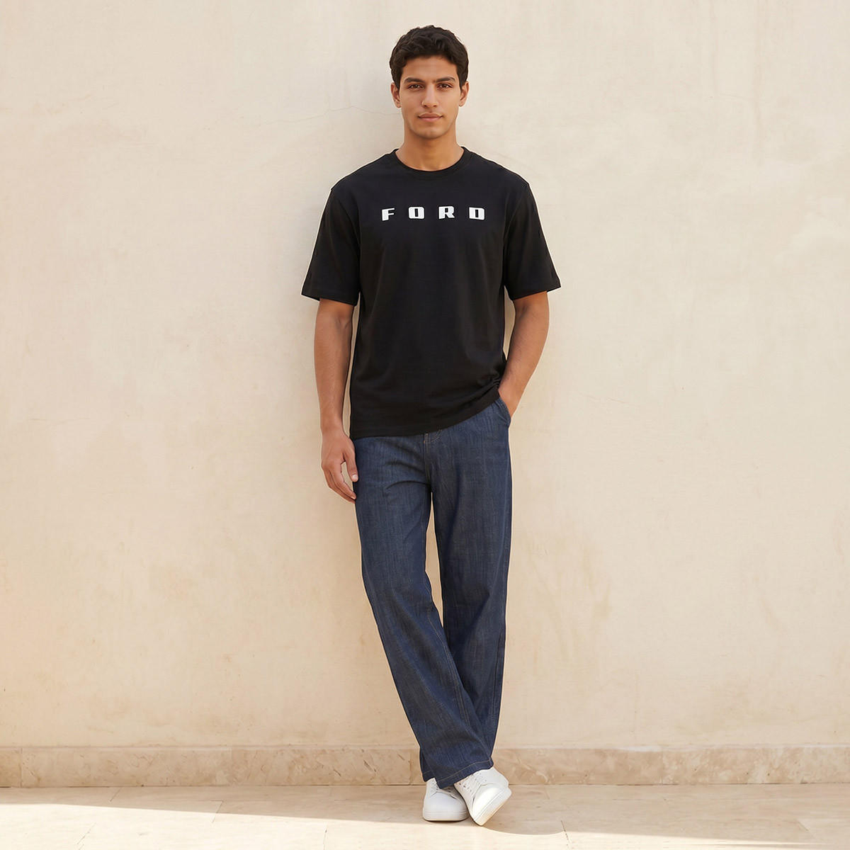 تيشيرت بياقة دائرية وأكمام قصيرة بقصة عادية من فورد-men-clothing-tshirtsandpolos-tshirts-image-3