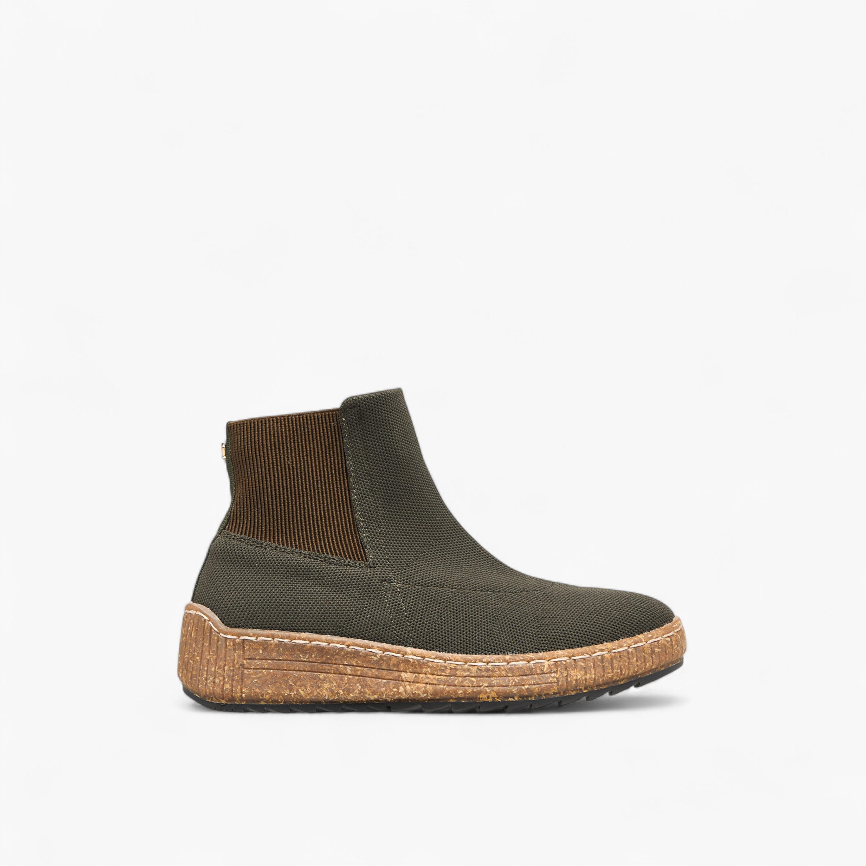 بوت سادة بطول الكاحل من لو كونفورت-women-shoes-boots-image-3