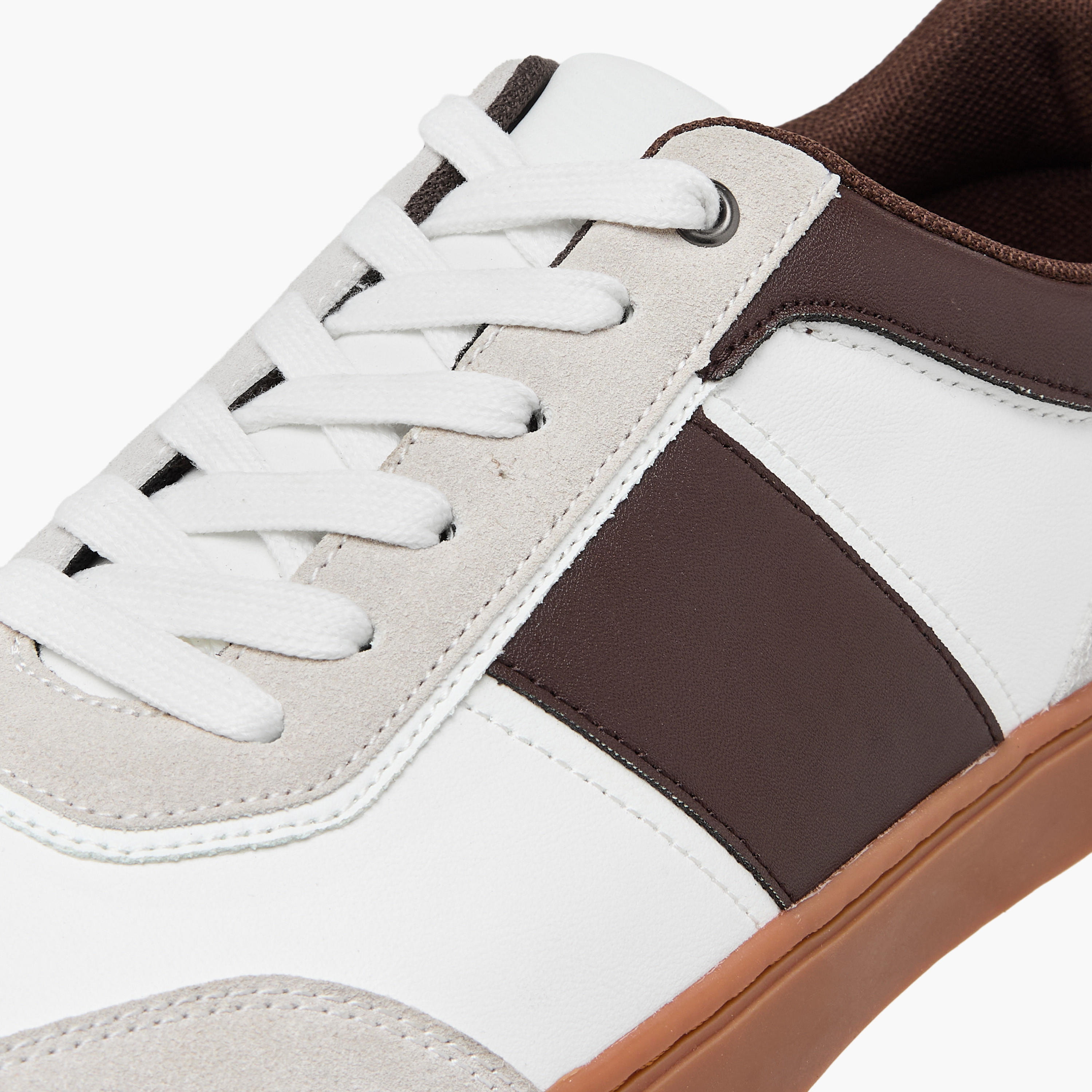 حذاء سنيكرز برباط إغلاق من إل بي إل من شو إكسبريس-men-shoes-sneakers-image-4