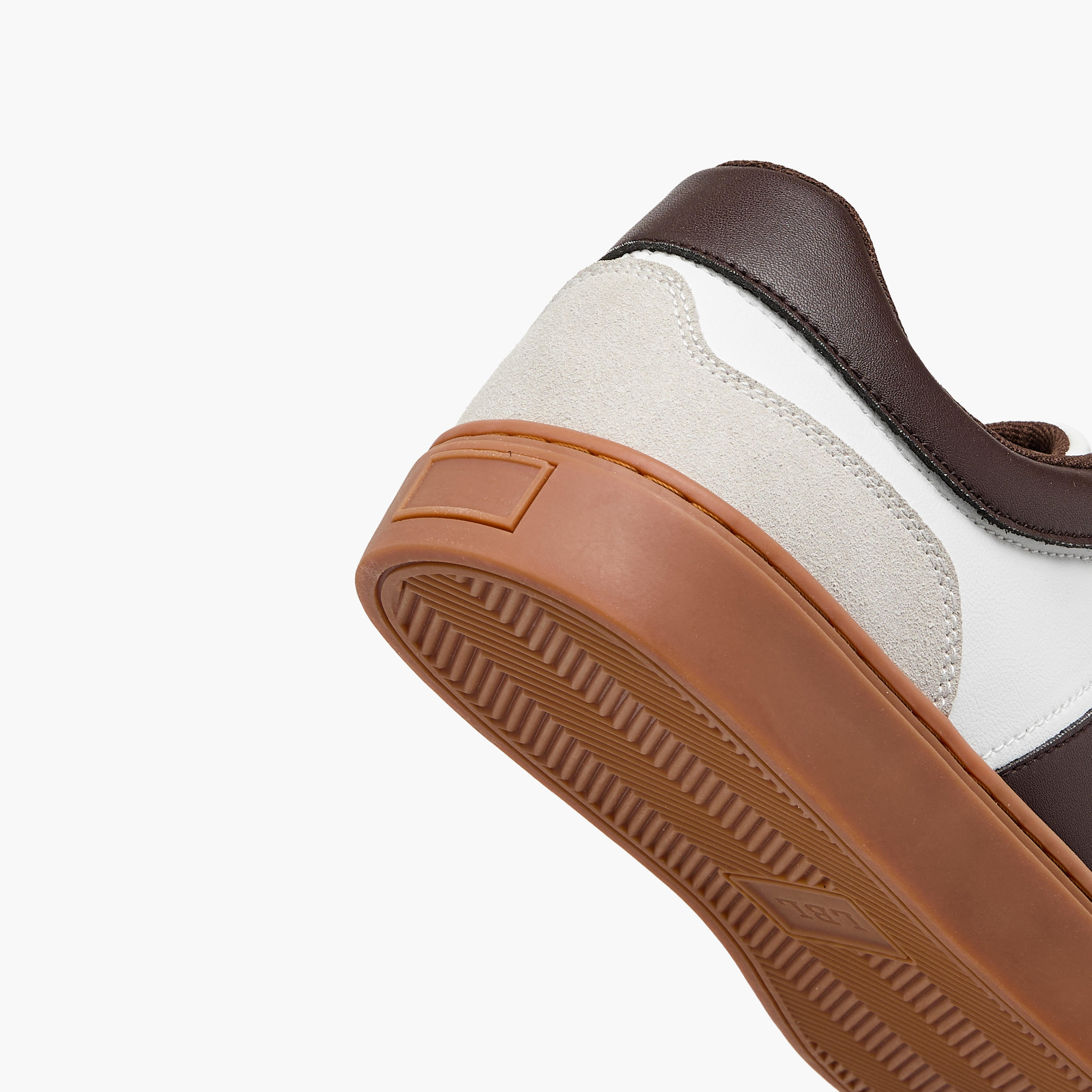 حذاء سنيكرز برباط إغلاق من إل بي إل من شو إكسبريس-men-shoes-sneakers-image-5