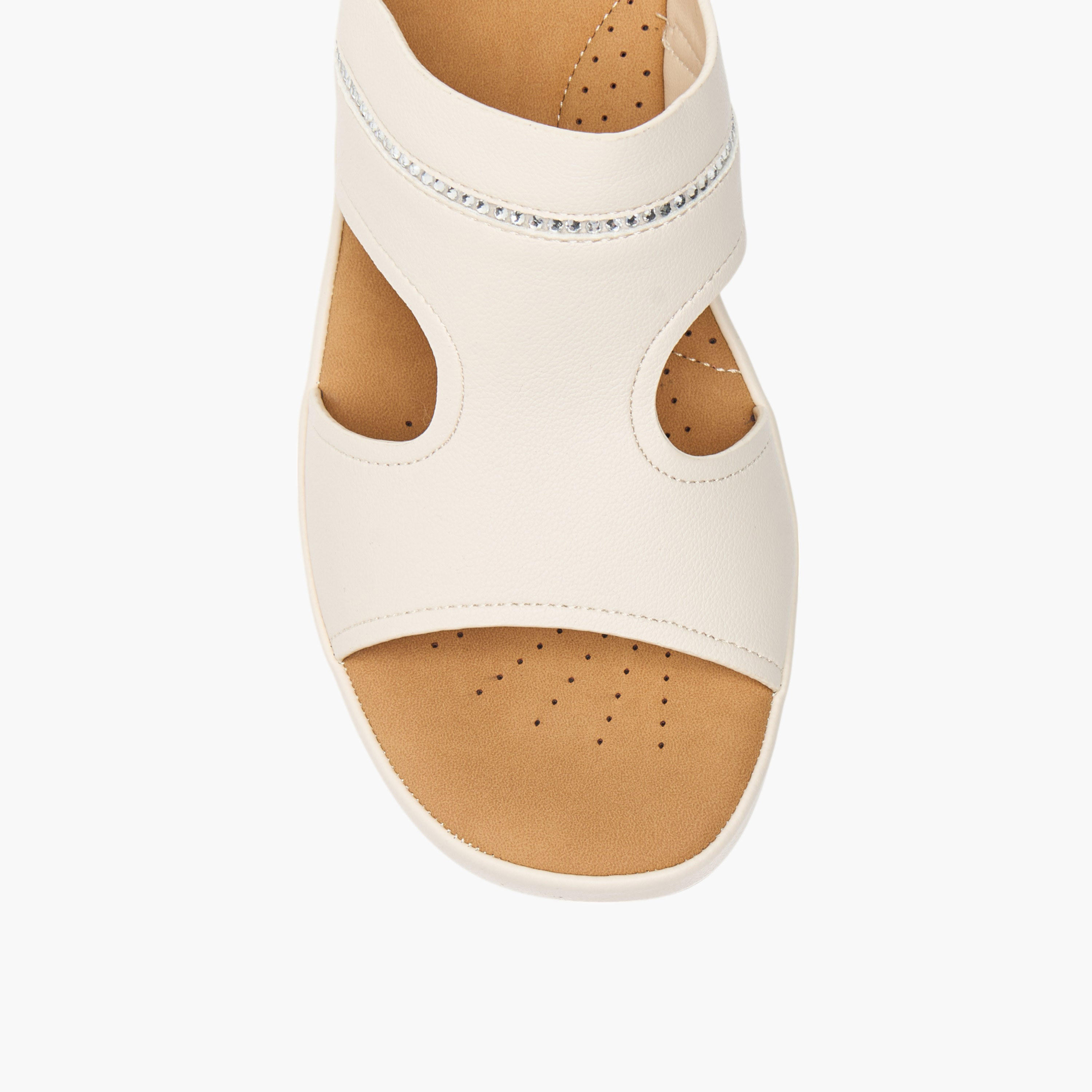 صندل مريح مزيّن سهل الارتداء بكعب سميك من فلورا بيلا-women-shoes-sandals-heeled-image-4