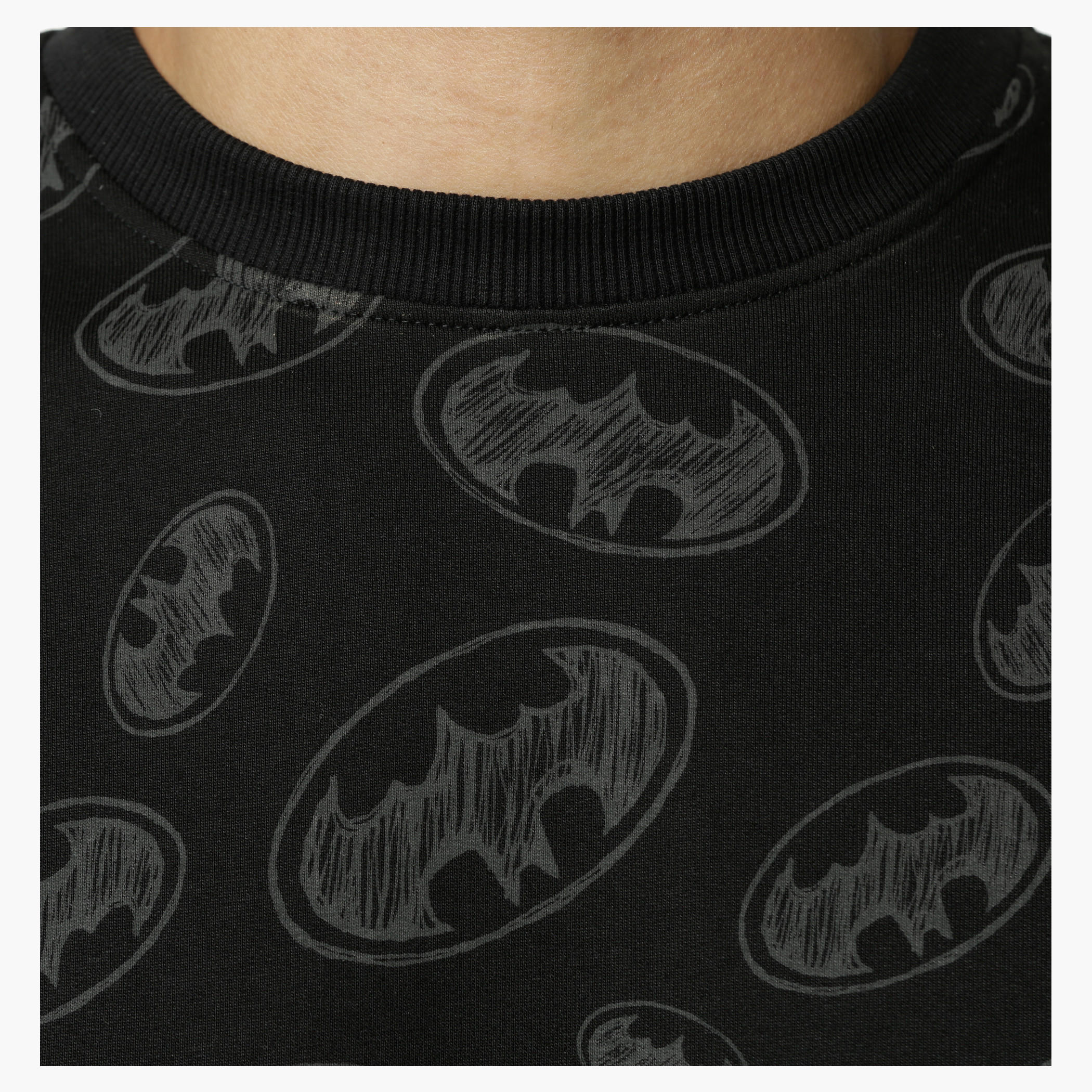 Batman Printed Crew Neck T-Shirt with Long Sleeves-men-winterwear-hoodiesandsweatshirts-image-4