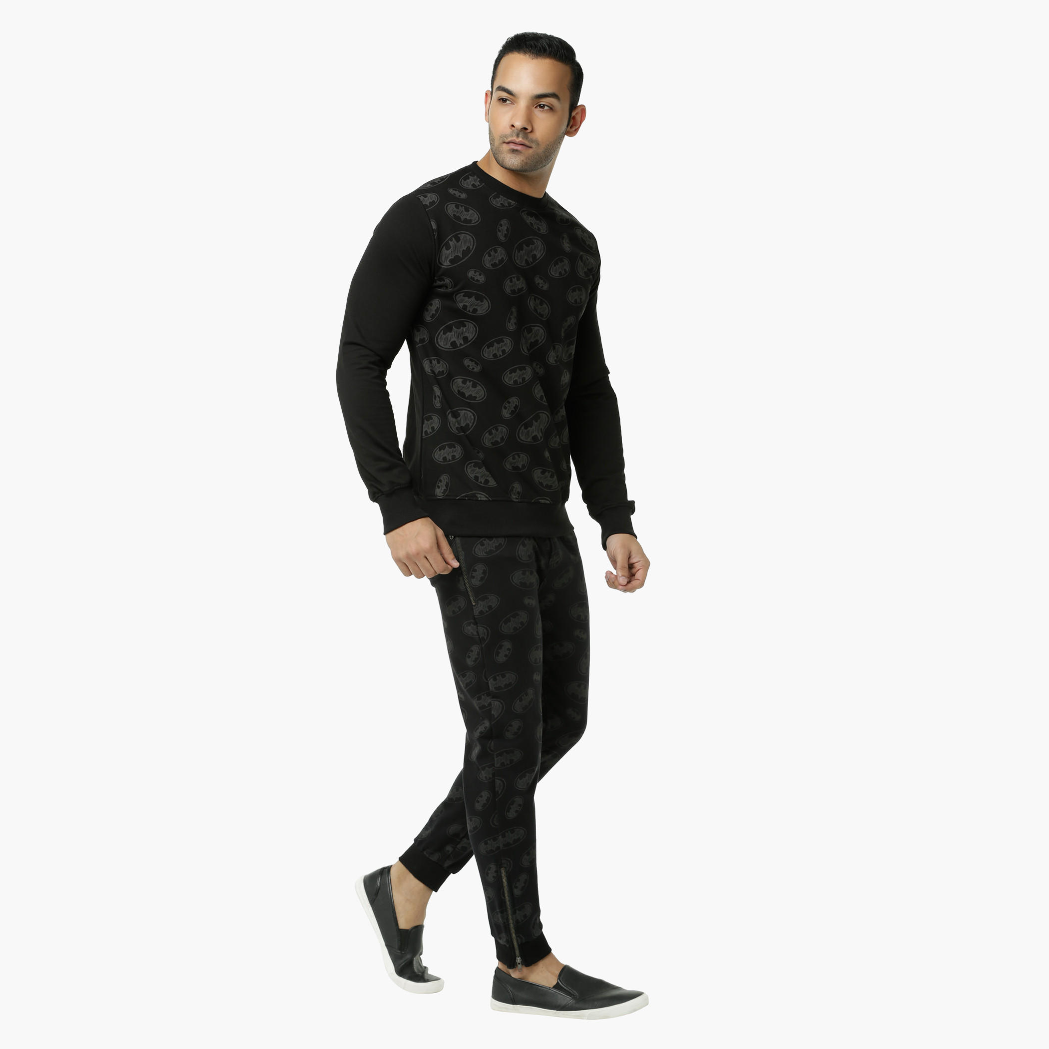 Batman Printed Crew Neck T-Shirt with Long Sleeves-men-winterwear-hoodiesandsweatshirts-image-1