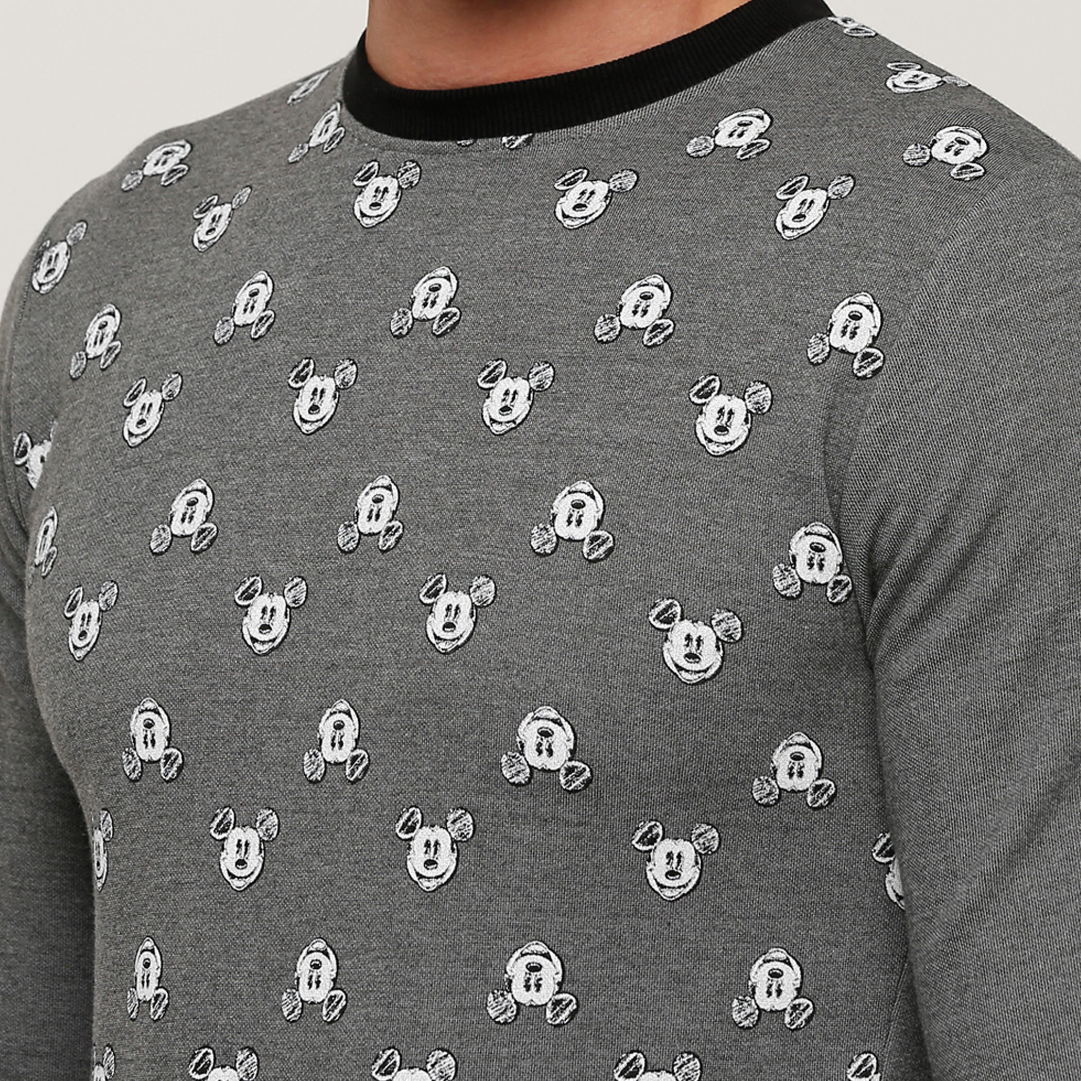 كنزة بياقة مستديرة وأكمام طويلة مع طبعات ميكي ماوس-men-clothing-sweatersandpullovers-image-4