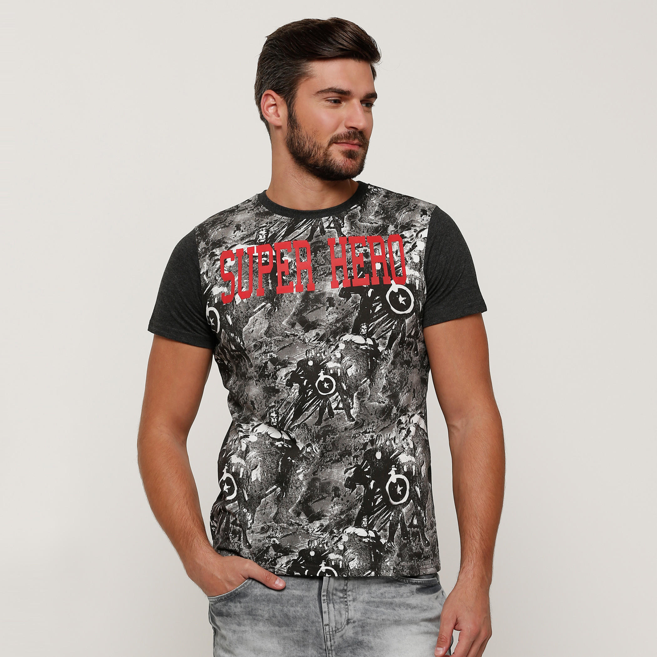 تيشيرت بياقة مستديرة وأكمام قصيرة وطبعات كابتن أمريكا-men-clothing-tshirtsandpolos-tshirts-image-1