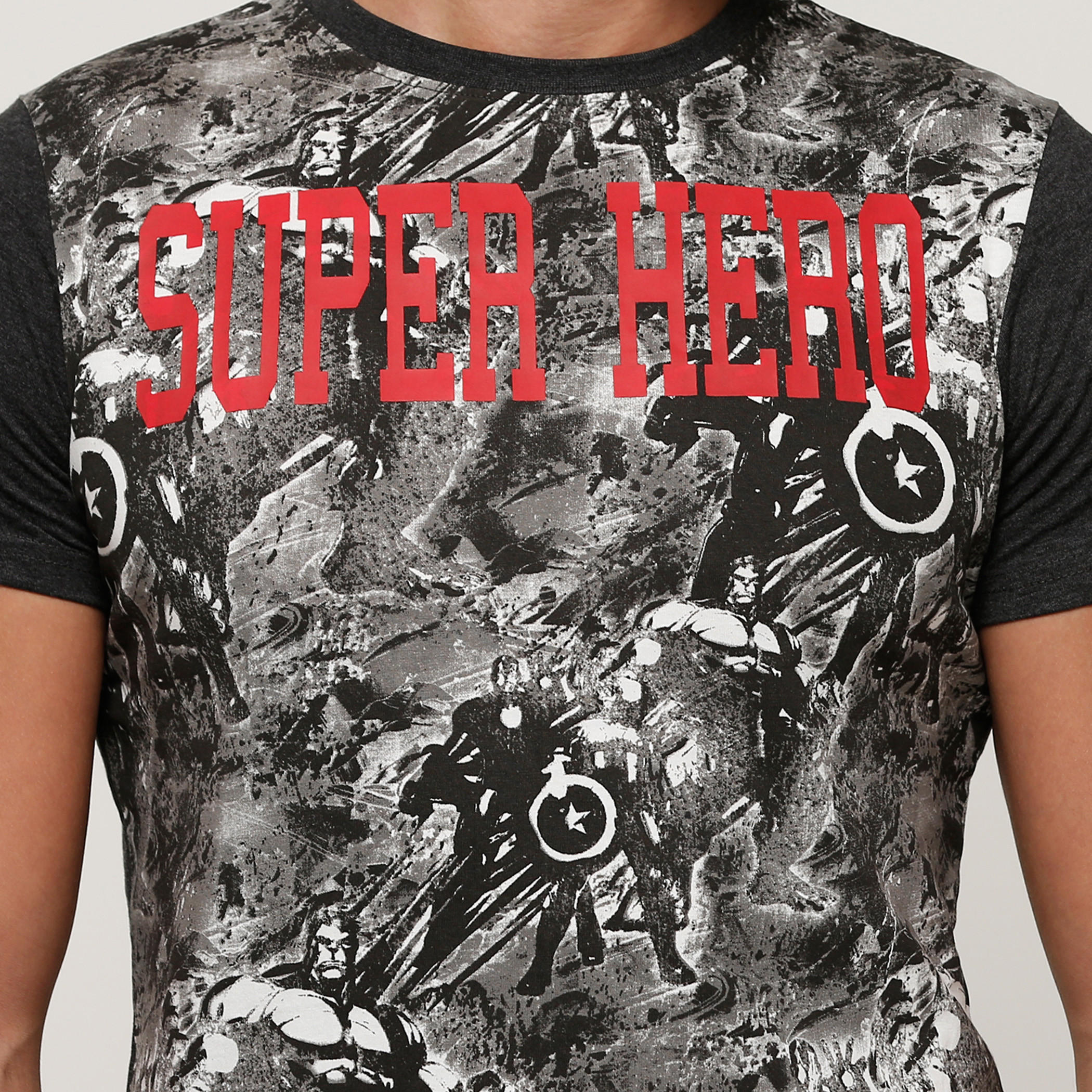تيشيرت بياقة مستديرة وأكمام قصيرة وطبعات كابتن أمريكا-men-clothing-tshirtsandpolos-tshirts-image-4