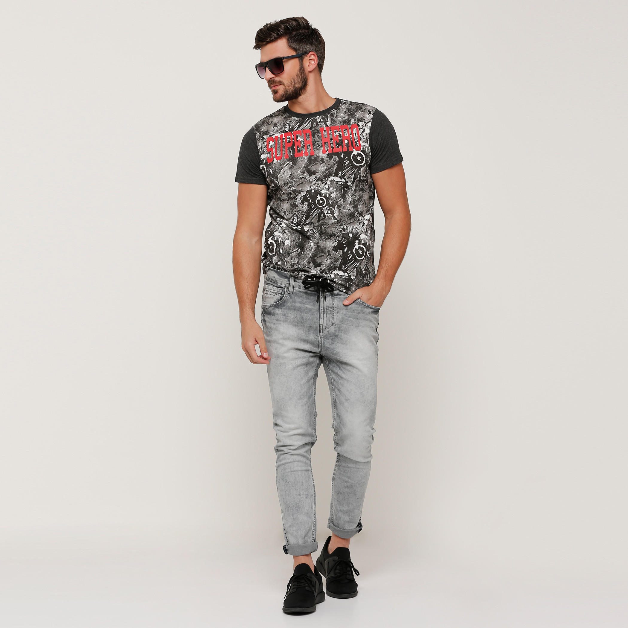 تيشيرت بياقة مستديرة وأكمام قصيرة وطبعات كابتن أمريكا-men-clothing-tshirtsandpolos-tshirts-image-5