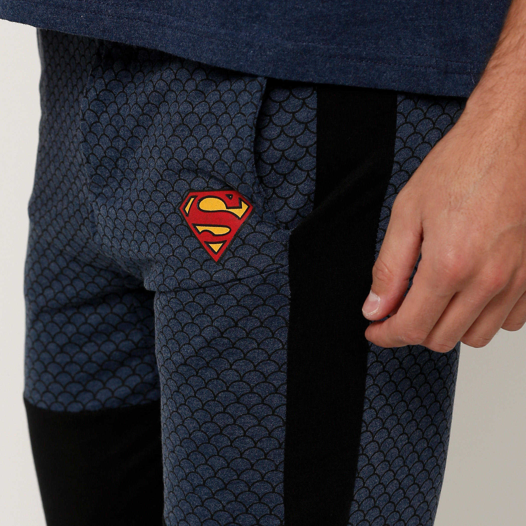 بنطال رياضي طويل بطبعات سوبر مان-men-clothing-bottoms-joggers-image-2