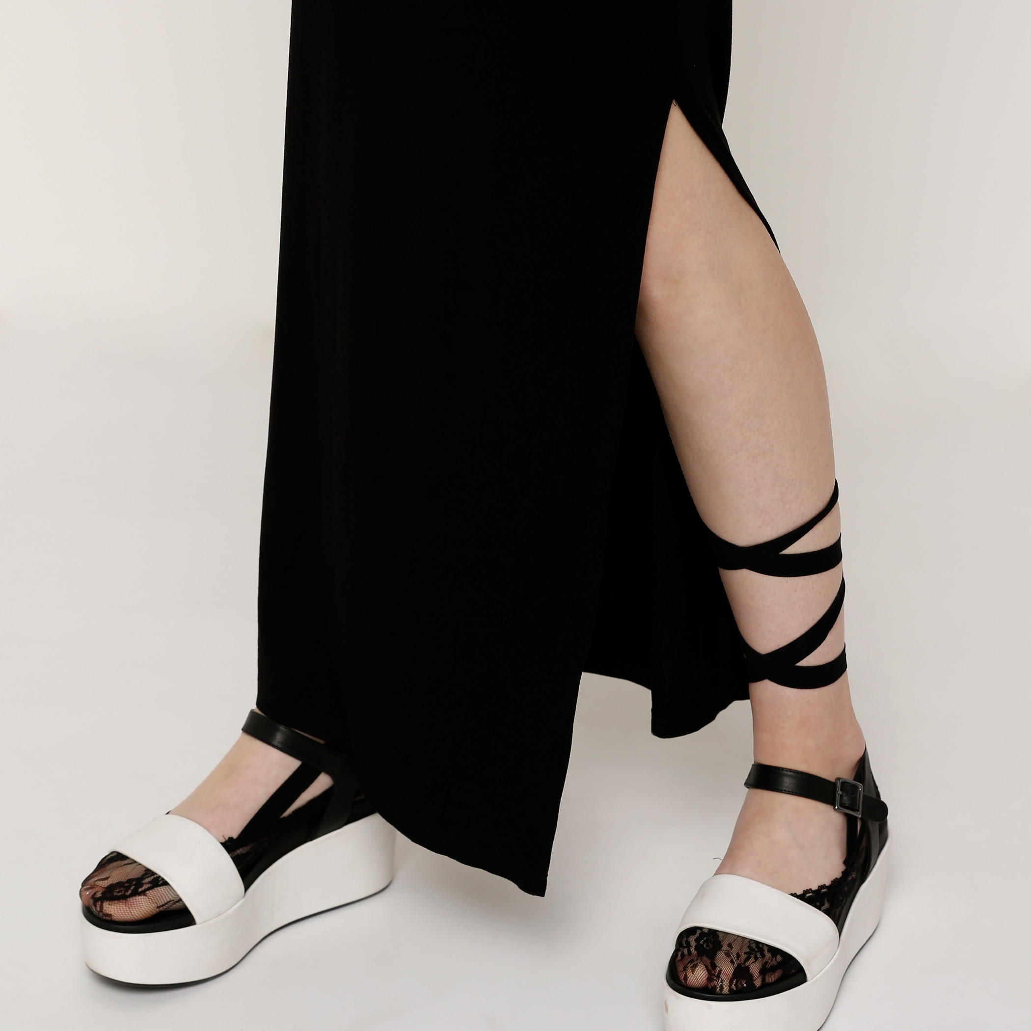 فستان طويل بياقة مستديرة وطبعات شخصيات ديزني-women-clothing-dresses-image-4