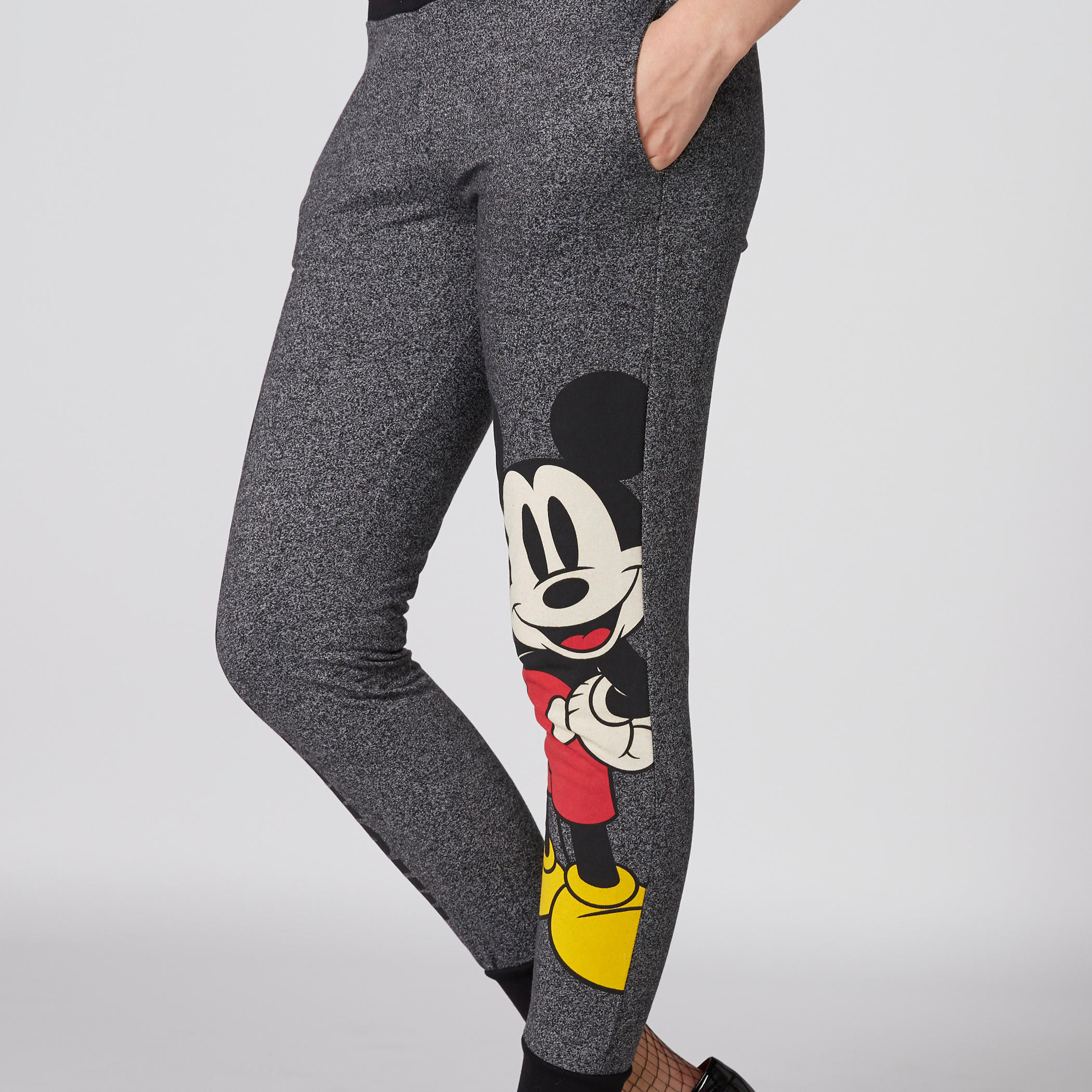 بنطال رياضي بخصر مطّاطي ونقش ميكي ماوس-women-clothing-bottoms-joggers-image-4