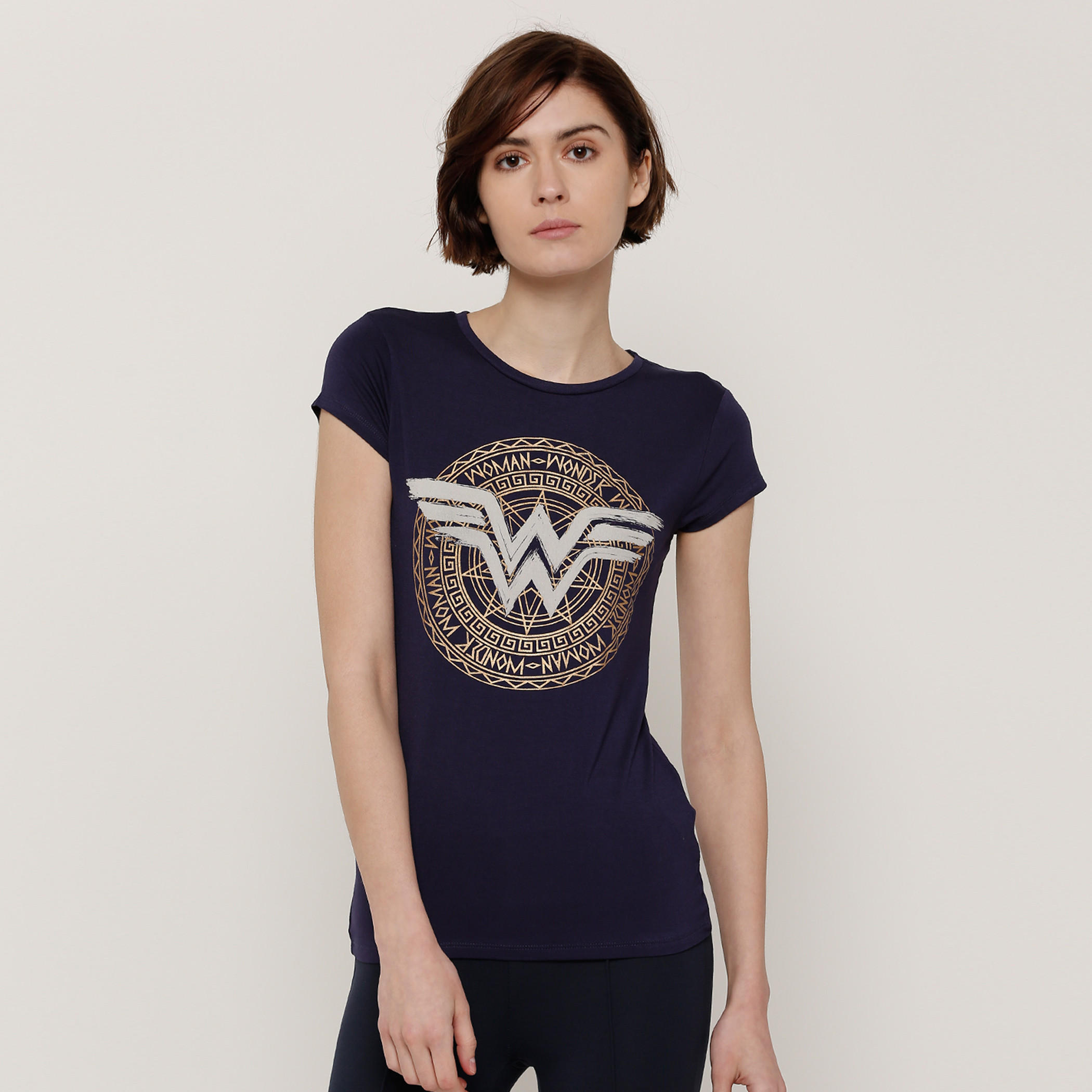 تيشيرت بياقة مستديرة وأكمام قصيرة وطبعات واندر وامن-women-clothing-tshirts-image-1