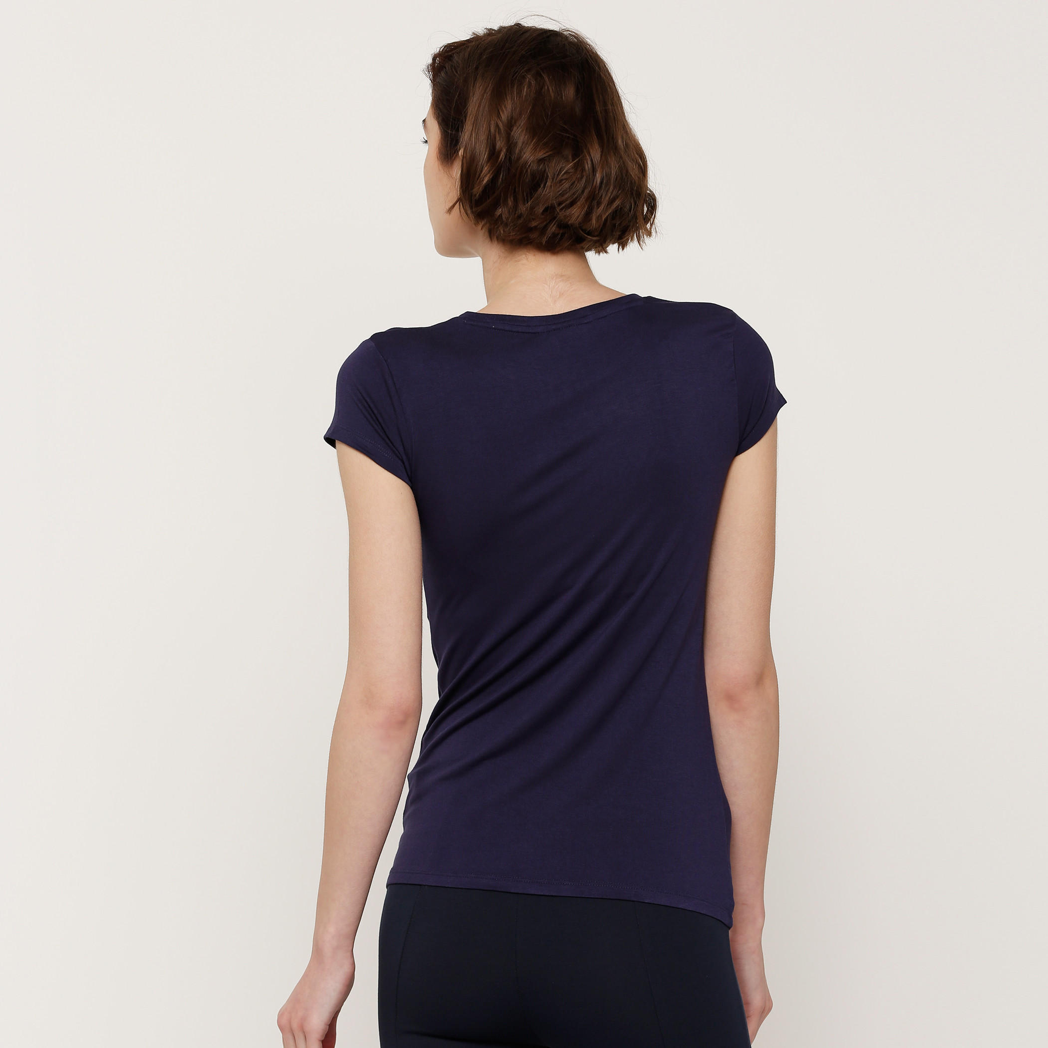 تيشيرت بياقة مستديرة وأكمام قصيرة وطبعات واندر وامن-women-clothing-tshirts-image-2