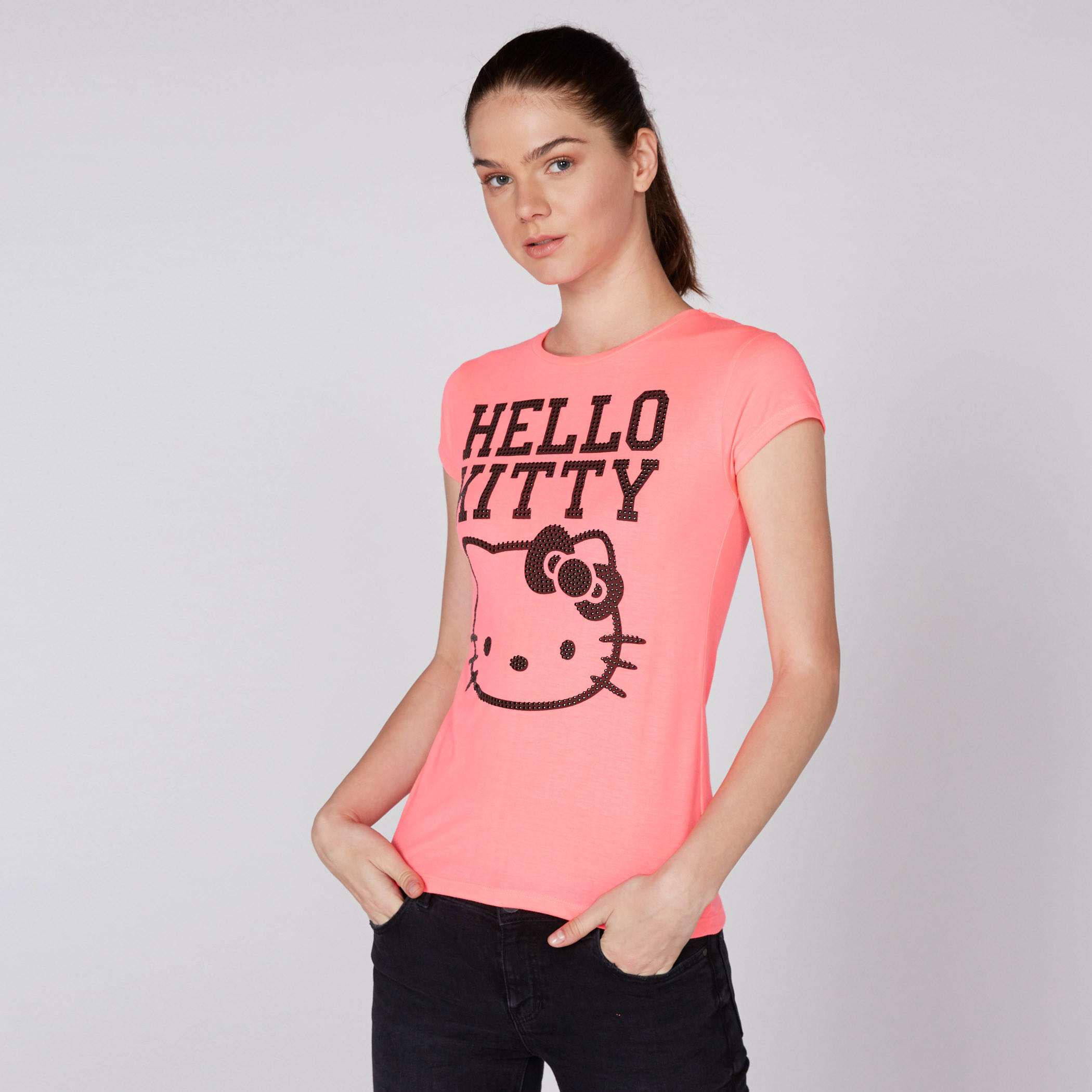 تيشيرت بياقة مستديرة وأكمام كاب وزخارف هالو كيتي-women-clothing-tshirts-image-1