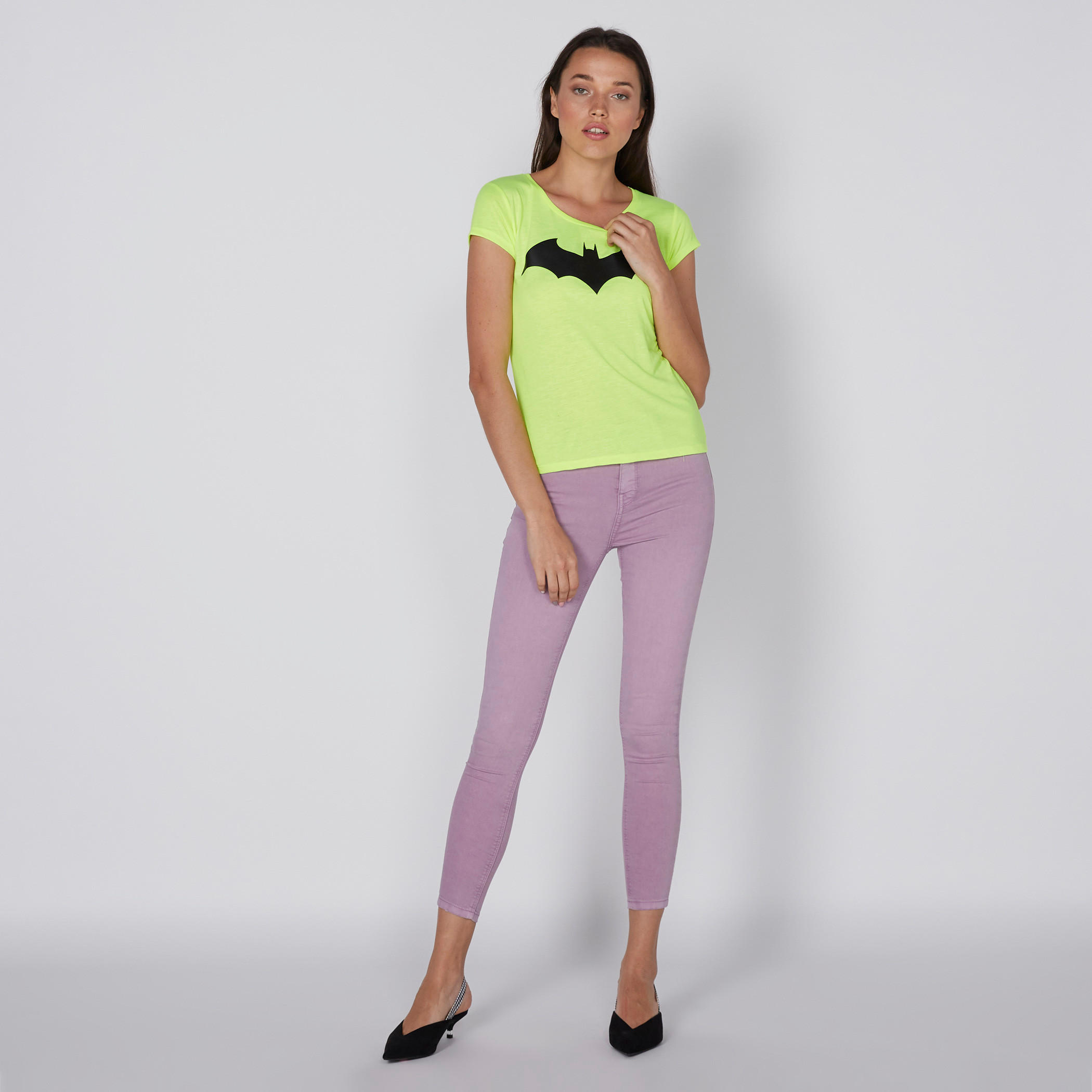تيشيرت بأكمام قصيرة وطبعات باتمان-women-clothing-tshirts-image-3