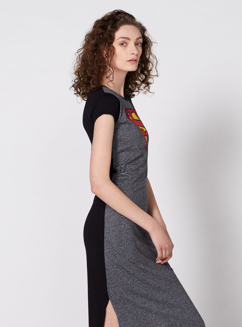 فستان ماكسي بياقة مستديرة وأكمام كاب باتمان-women-clothing-dresses-image-3