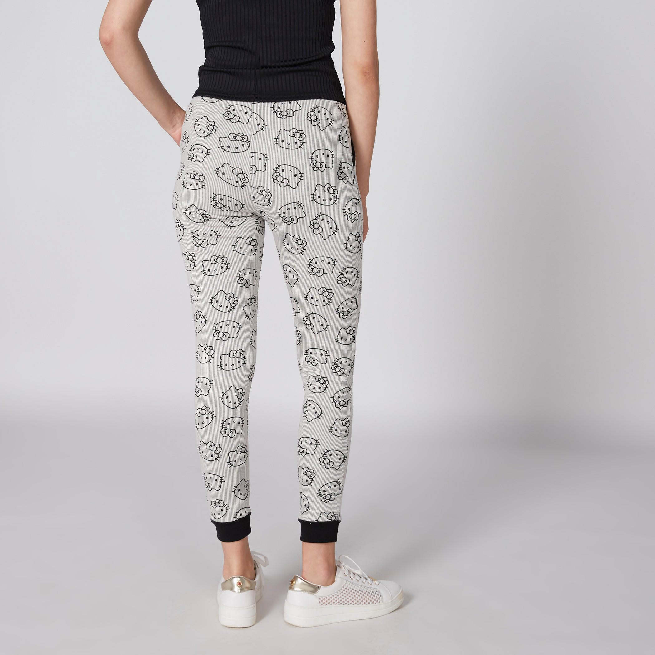 بنطال رياضي بجيوب وطبعات هالو كيتي-women-clothing-bottoms-trousers-image-2