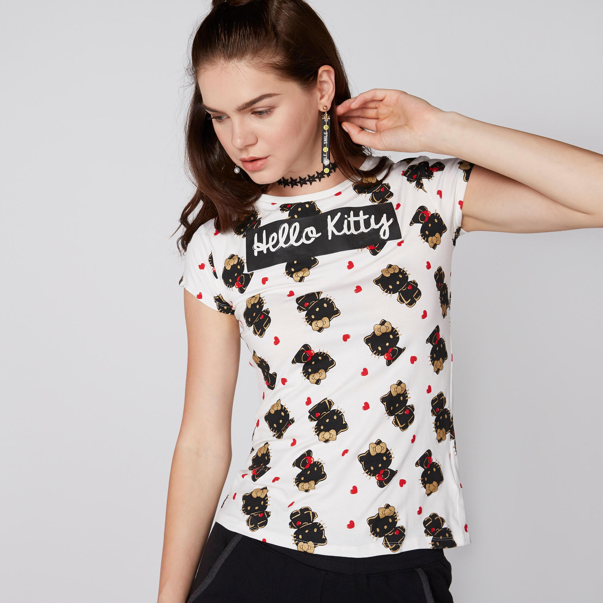 تيشيرت بياقة مستديرة وأكمام كاب وطبعات هالو كيتي-women-clothing-tshirts-image-1