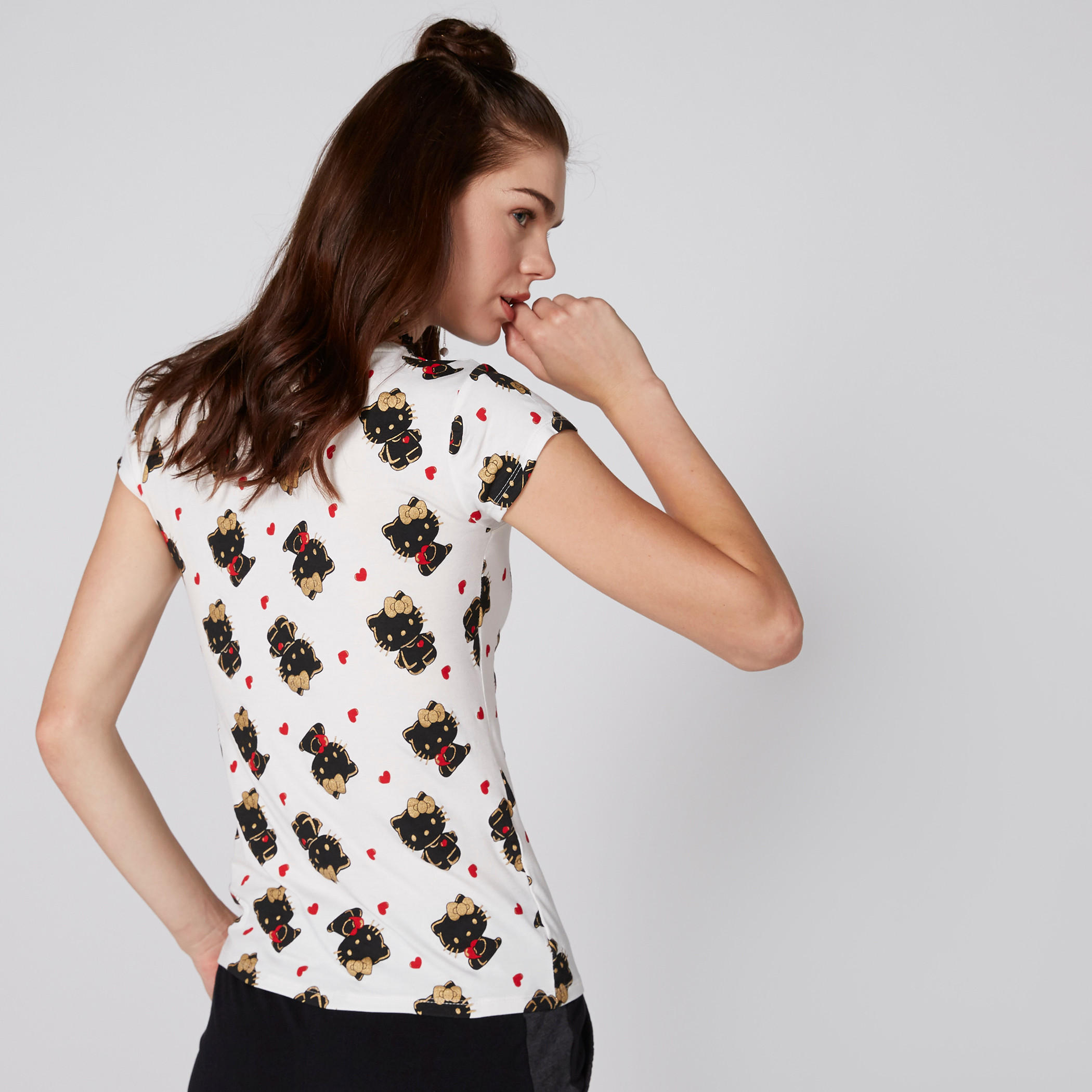 تيشيرت بياقة مستديرة وأكمام كاب وطبعات هالو كيتي-women-clothing-tshirts-image-2
