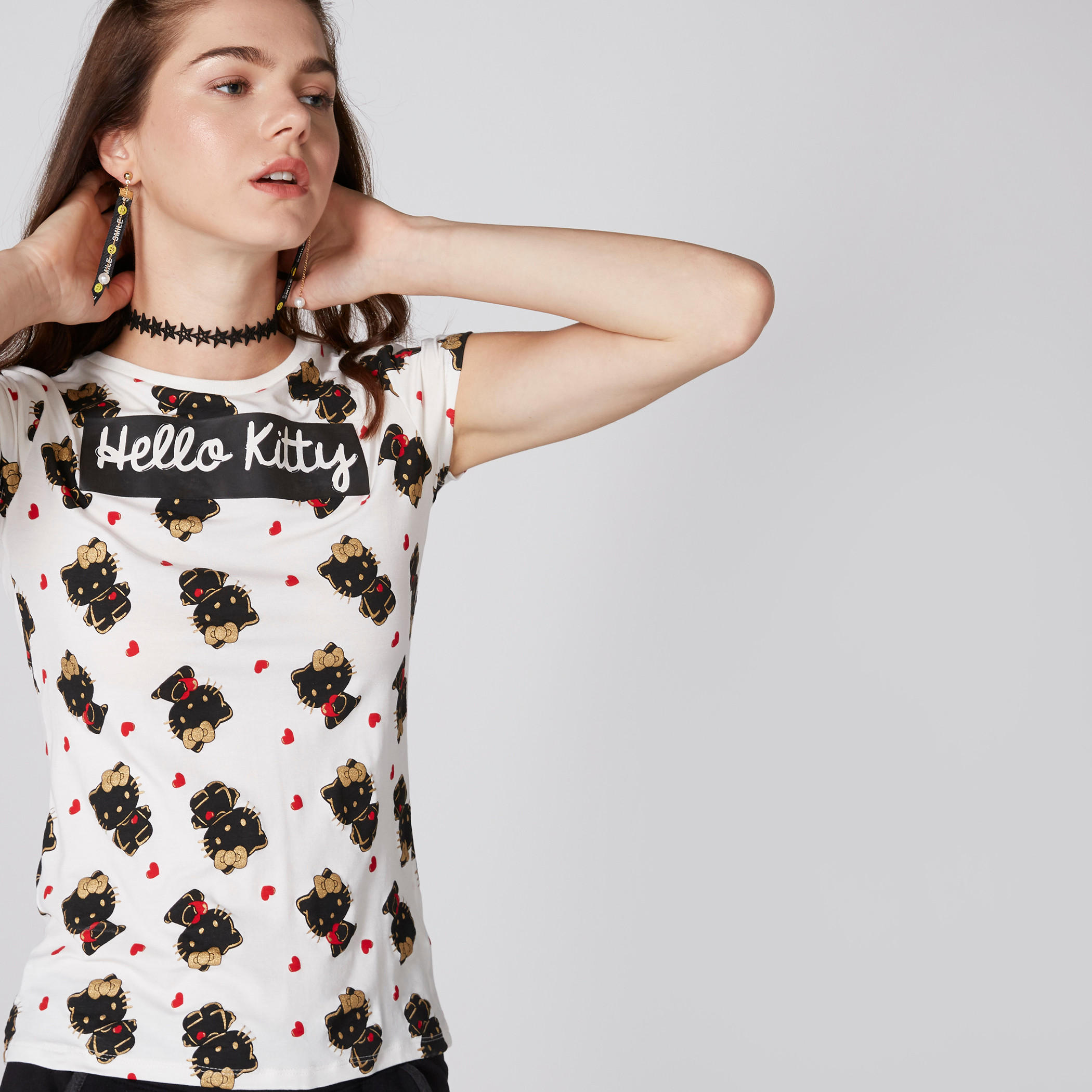 تيشيرت بياقة مستديرة وأكمام كاب وطبعات هالو كيتي-women-clothing-tshirts-image-3