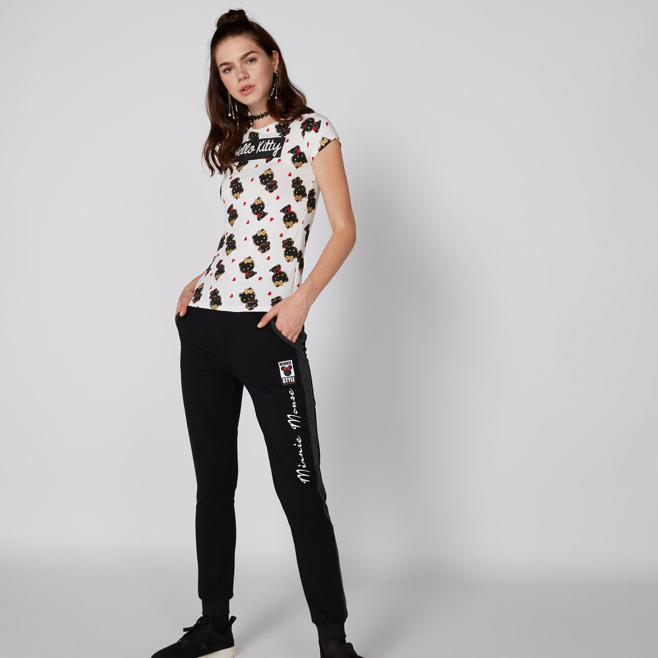 تيشيرت بياقة مستديرة وأكمام كاب وطبعات هالو كيتي-women-clothing-tshirts-image-4