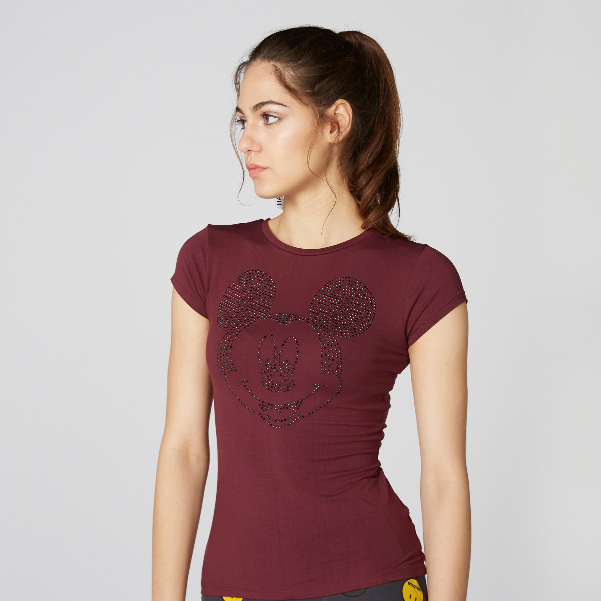 تيشيرت بأكمام كاب وياقة مستديرة بتزيينات ميكي ماوس-women-clothing-tshirts-image-1