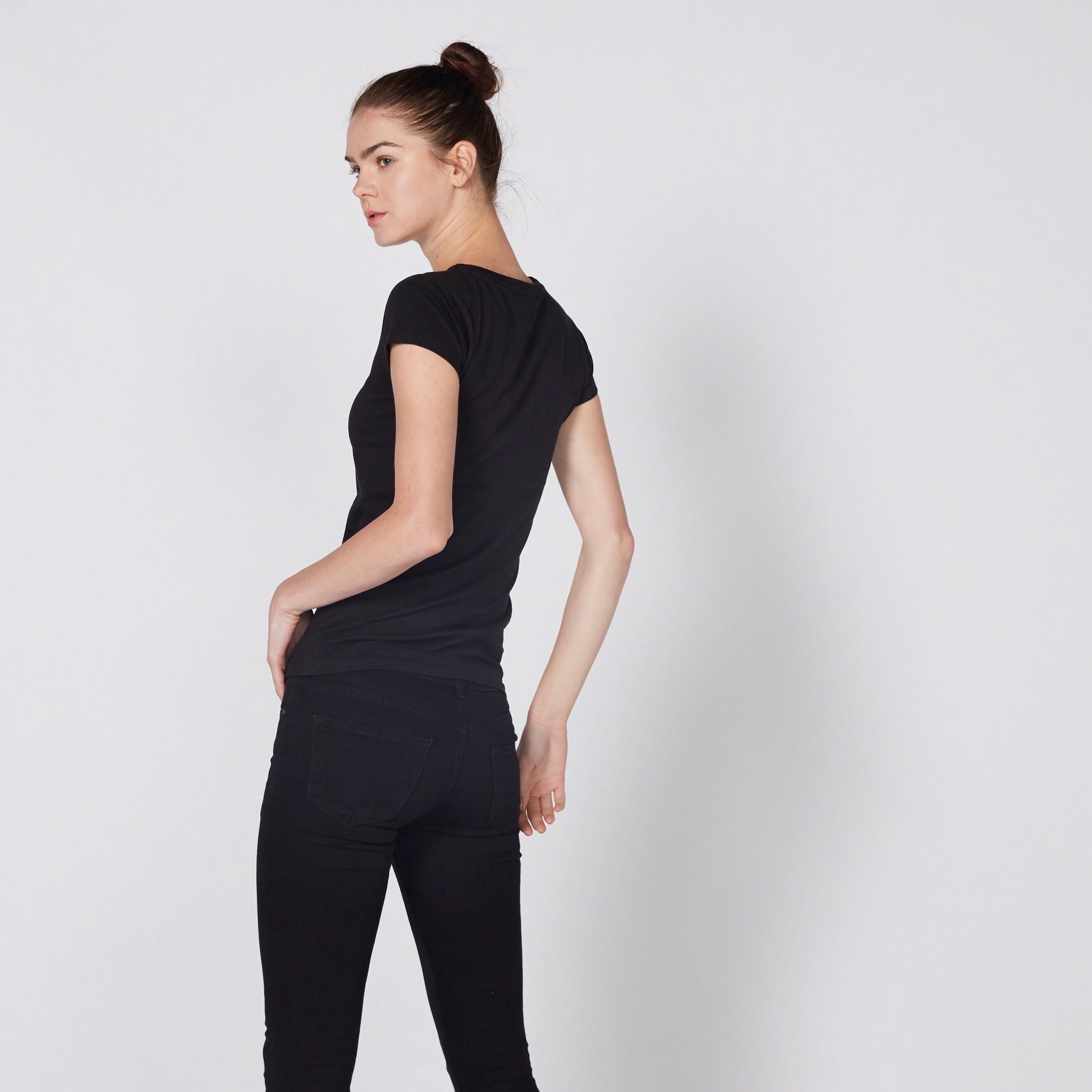 تيشيرت بأكمام كاب وياقة مستديرة وتزيينات باتمان-women-clothing-tshirts-image-3