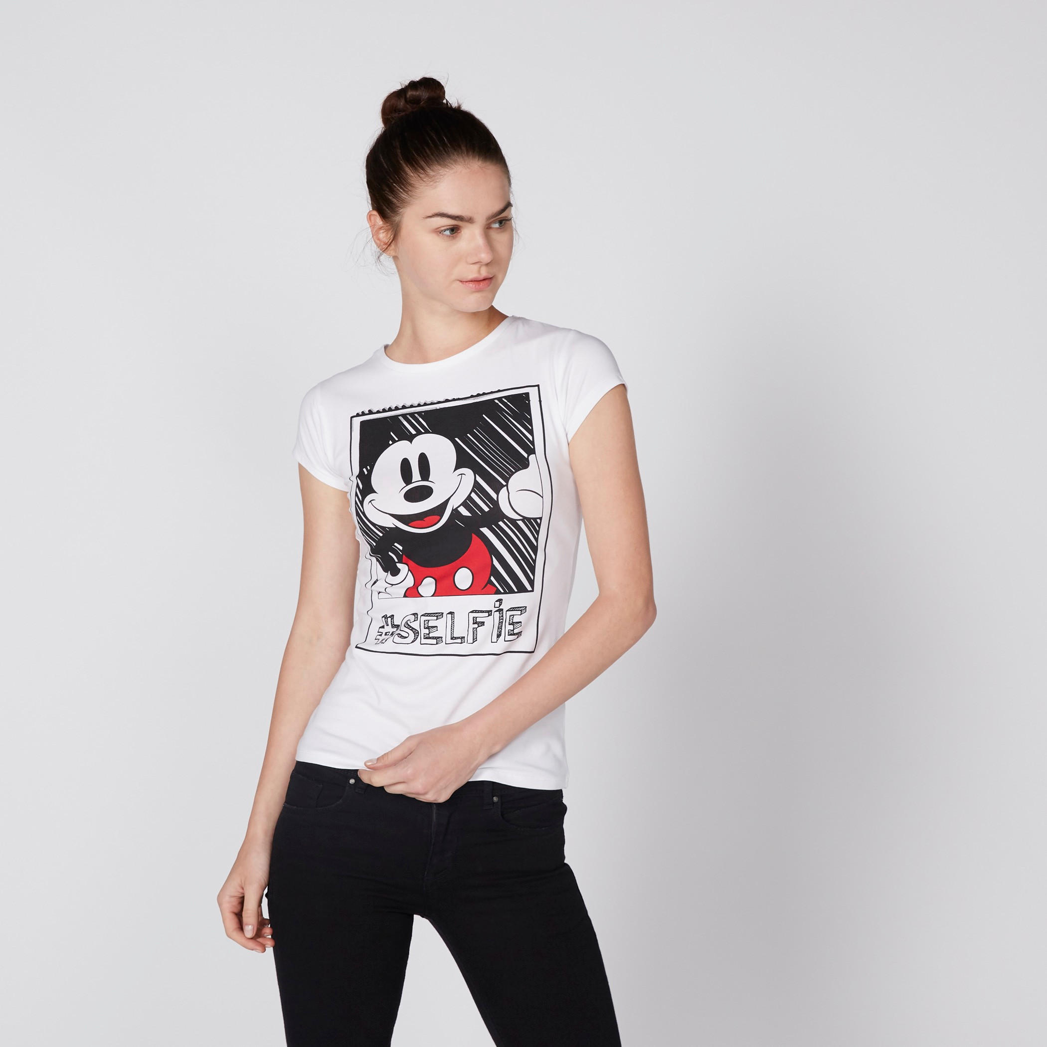 تيشيرت بأكمام كاب وياقة مستديرة وطبعات ميكي ماوس-women-clothing-tshirts-image-1