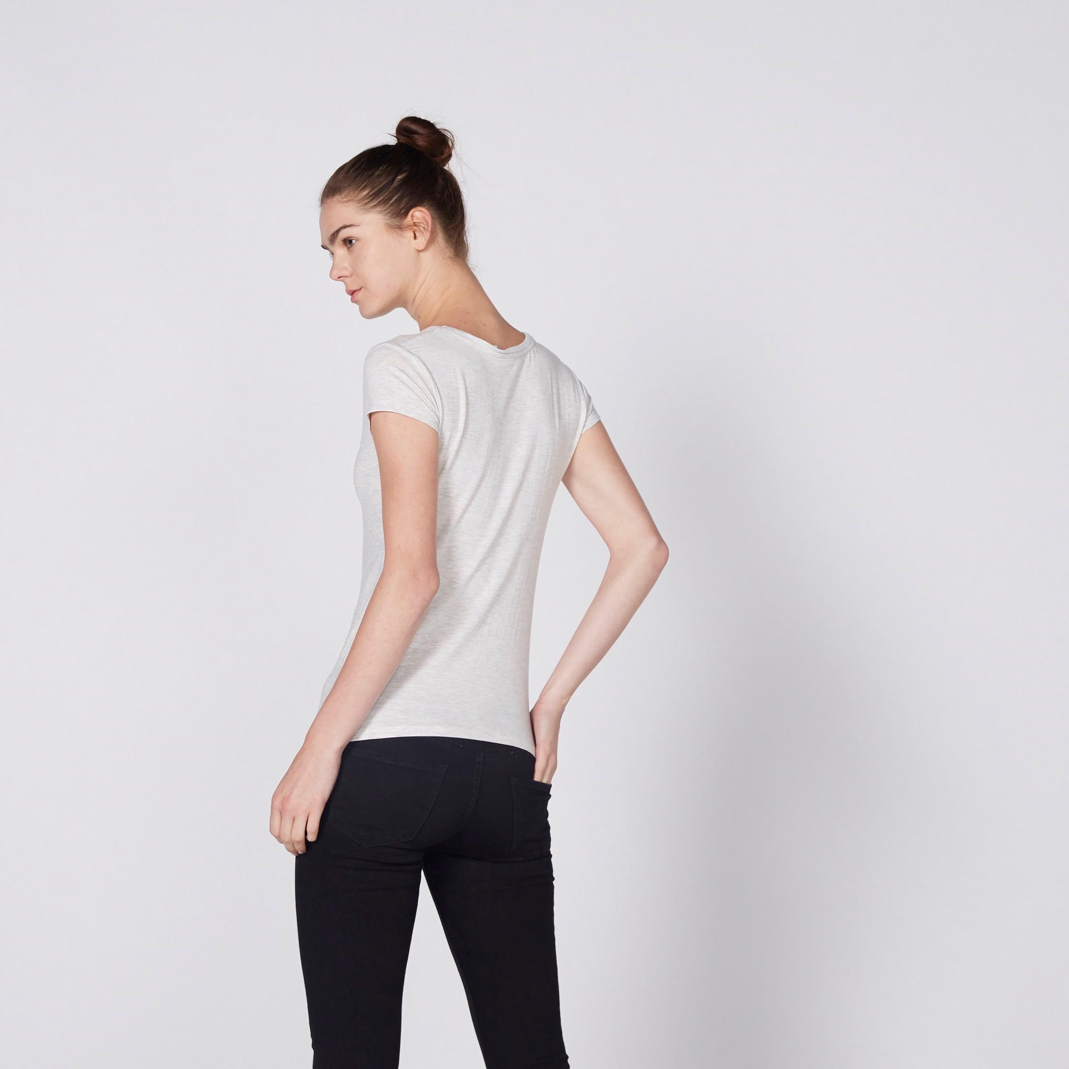 تيشيرت بياقة مستديرة وأكمام كاب وطبعات جارفيلد-women-clothing-tshirts-image-3