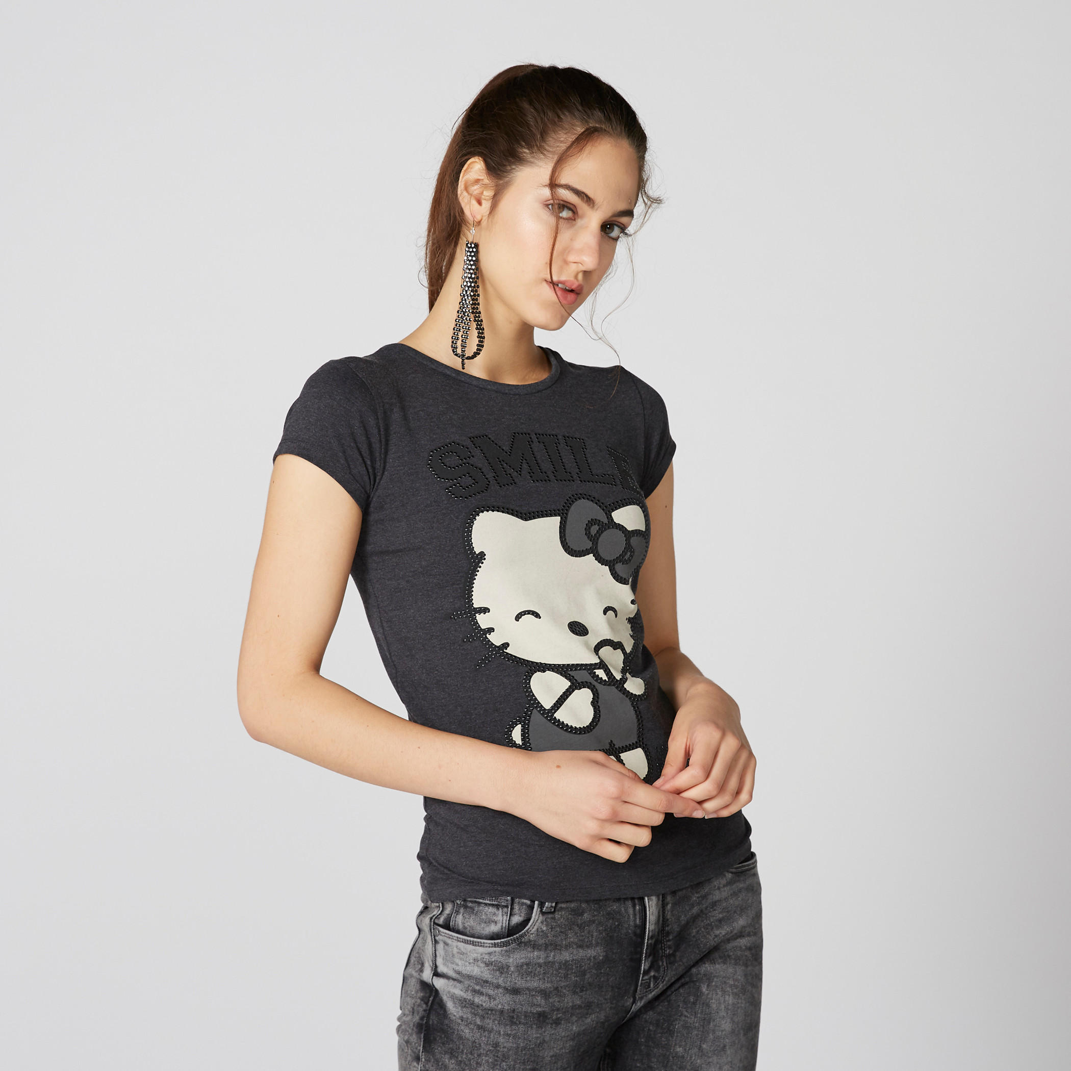 تيشيرت بياقة مستديرة وأكمام كاب بطبعات هاللو كيتي-women-clothing-tshirts-image-1