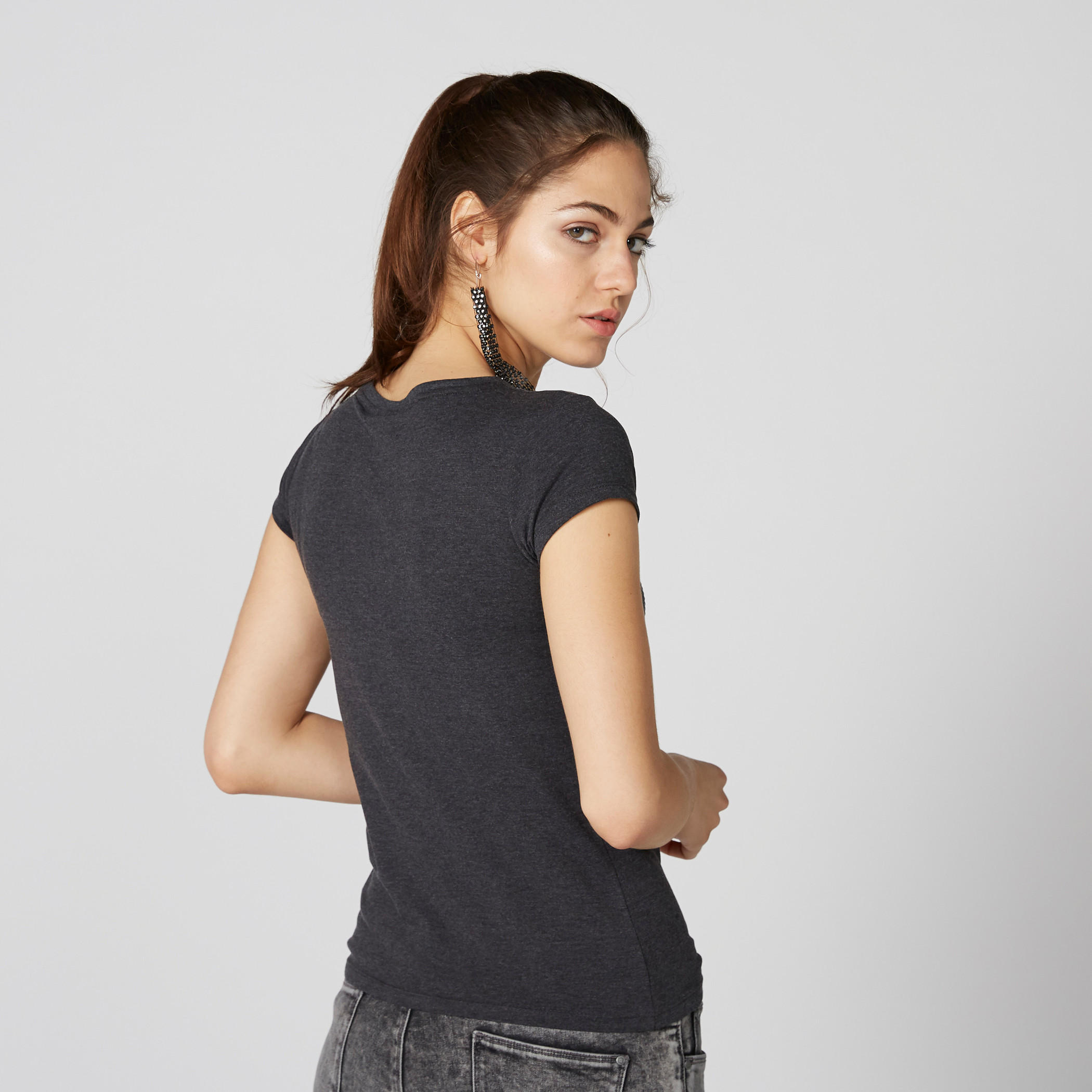 تيشيرت بياقة مستديرة وأكمام كاب بطبعات هاللو كيتي-women-clothing-tshirts-image-2