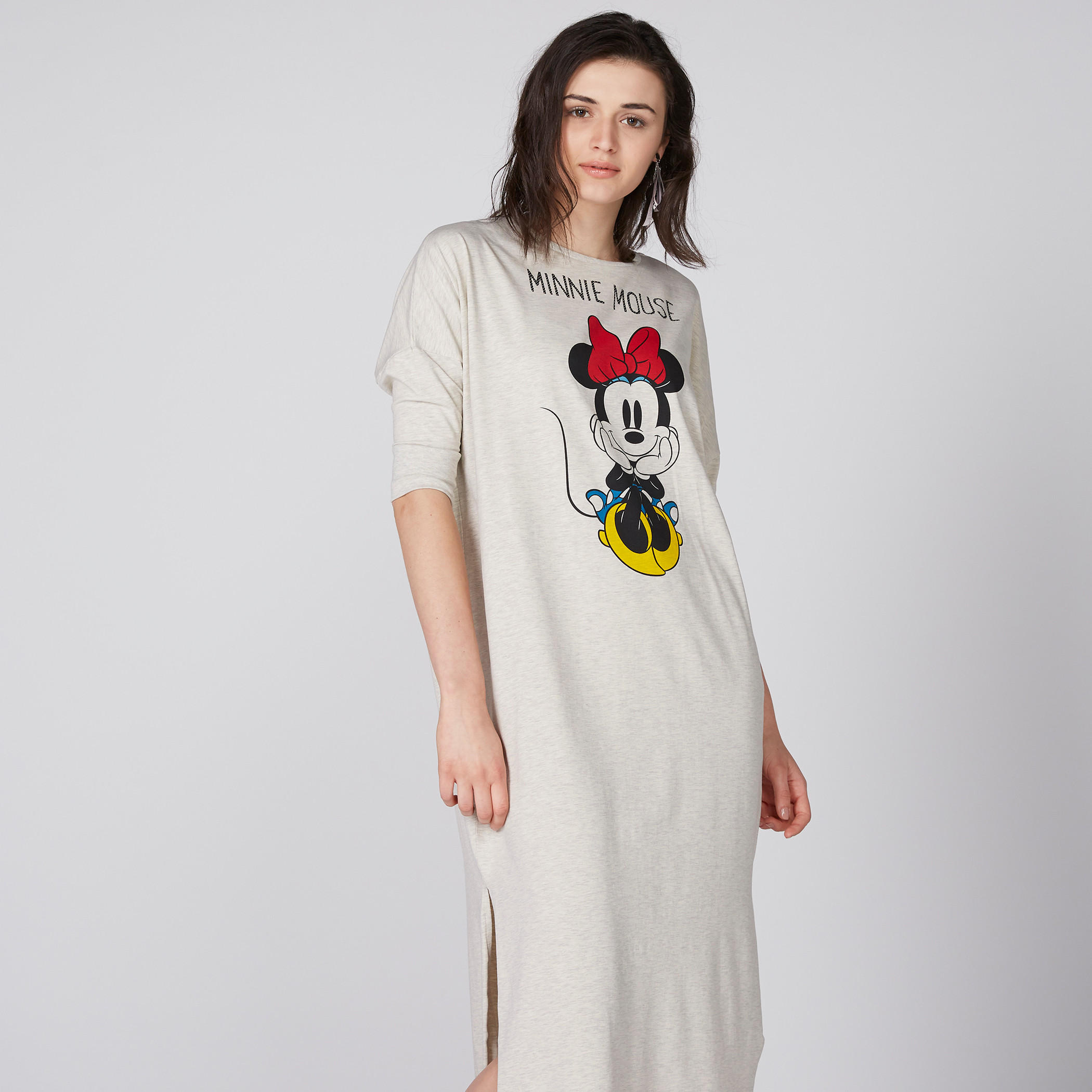 فستان طويل بأكمام 3/4 وفتحة جانبية وطبعات ميني ماوس-women-clothing-dresses-image-4
