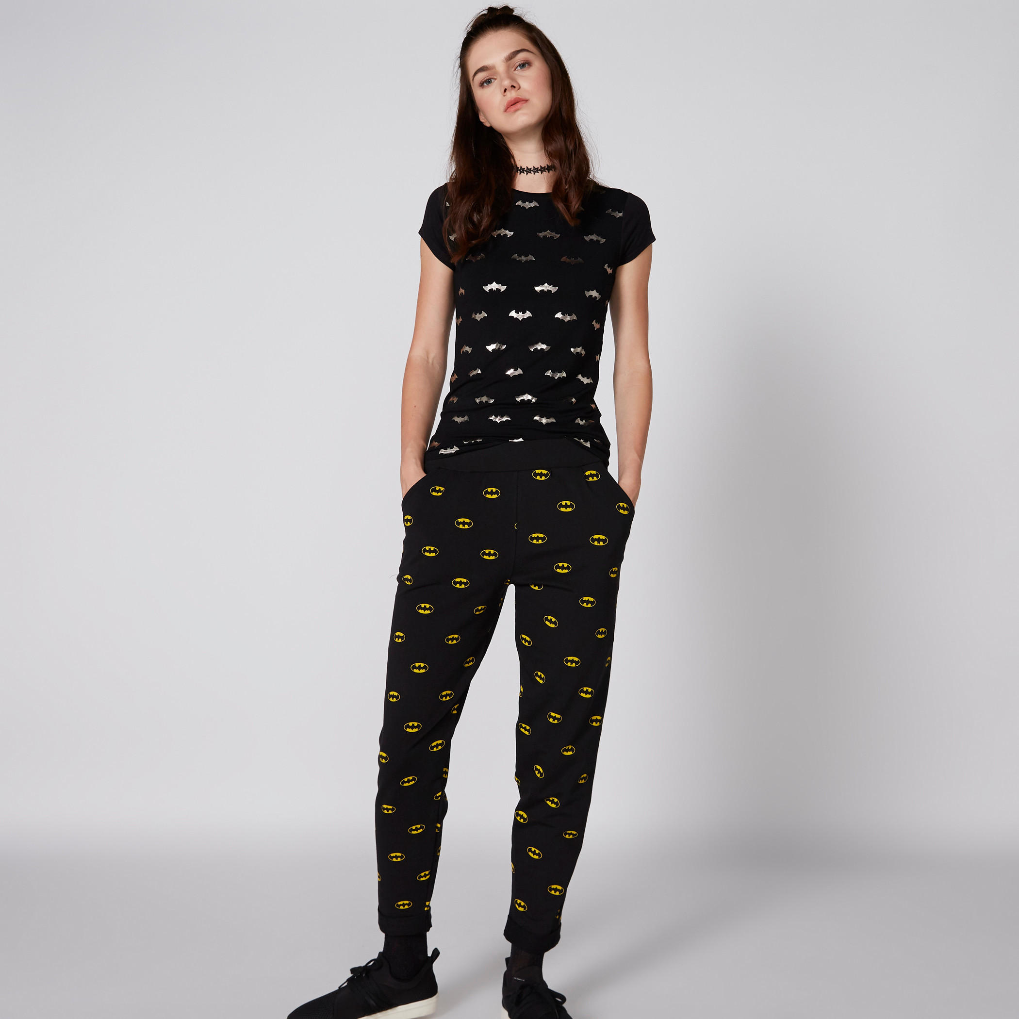 بنطال رياضي طويل بخصر مطاطي وطبعات باتمان-women-clothing-bottoms-joggers-image-1