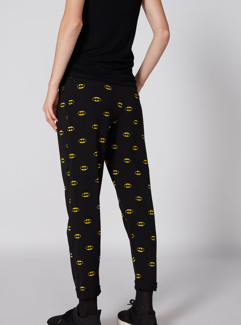بنطال رياضي طويل بخصر مطاطي وطبعات باتمان-women-clothing-bottoms-joggers-image-3