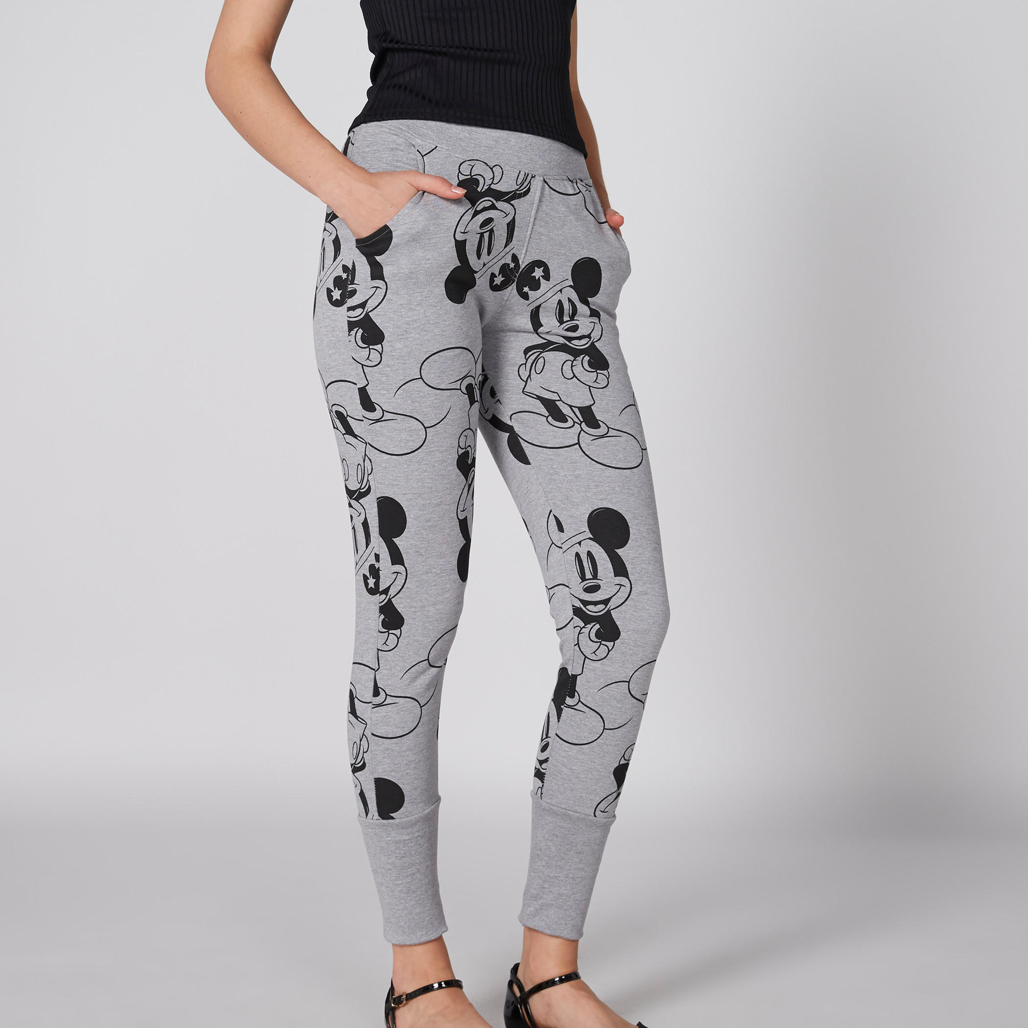 بنطال رياضي طويل بجيوب وطبعات ميكي ماوس-women-clothing-bottoms-joggers-image-3