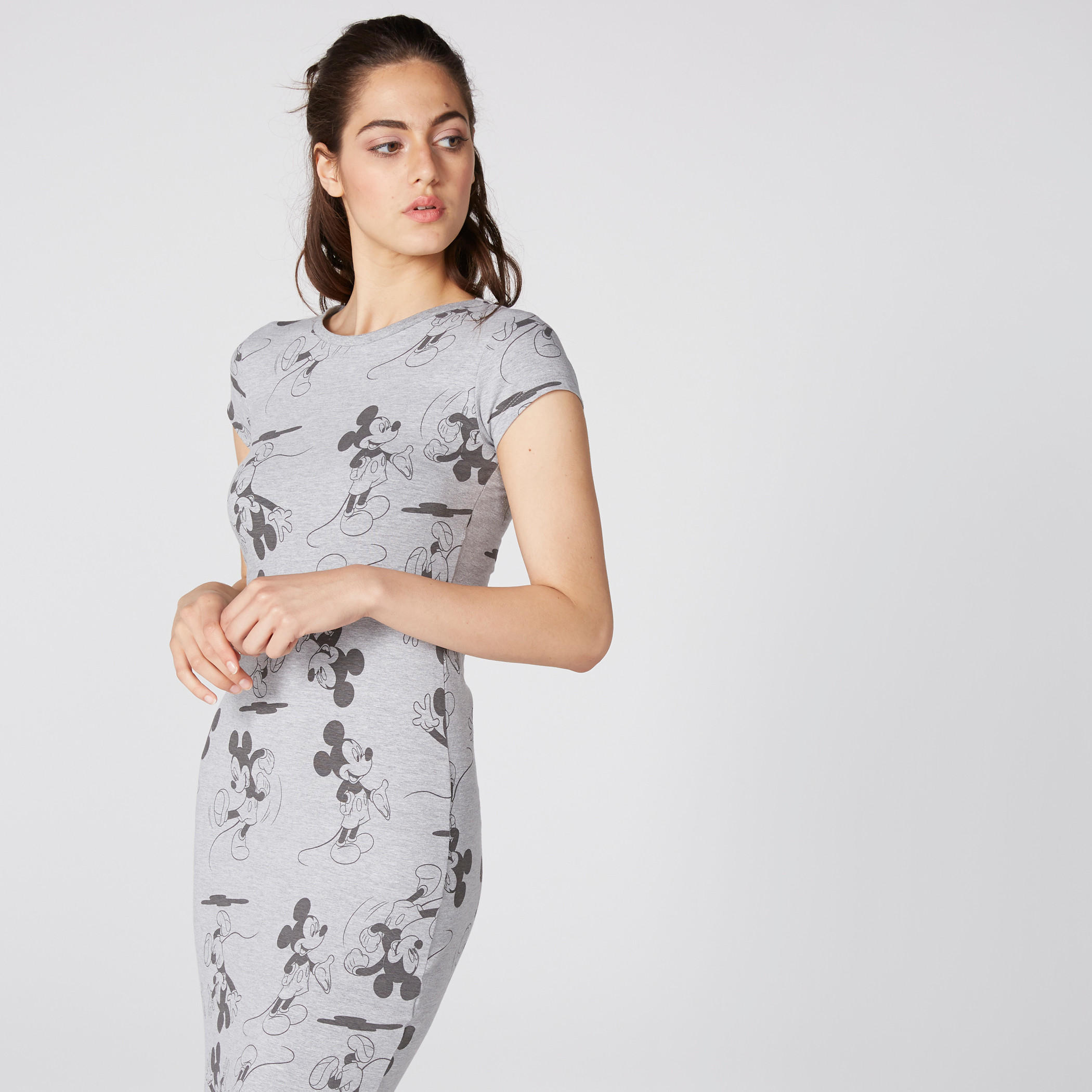 فستان طويل بأكمام كاب وفتحة جانبية وطبعات ميكي ماوس-women-clothing-dresses-image-1