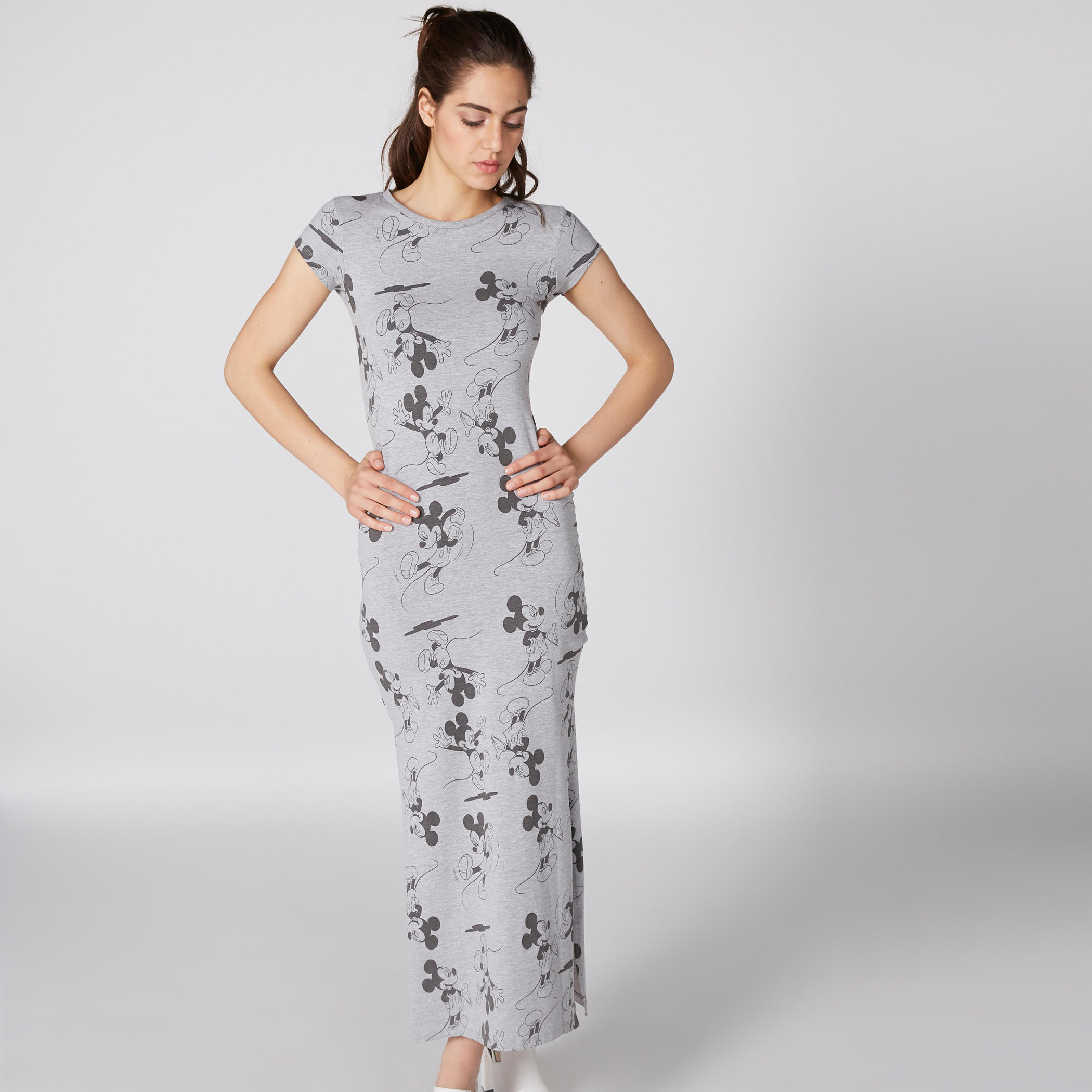 فستان طويل بأكمام كاب وفتحة جانبية وطبعات ميكي ماوس-women-clothing-dresses-image-4
