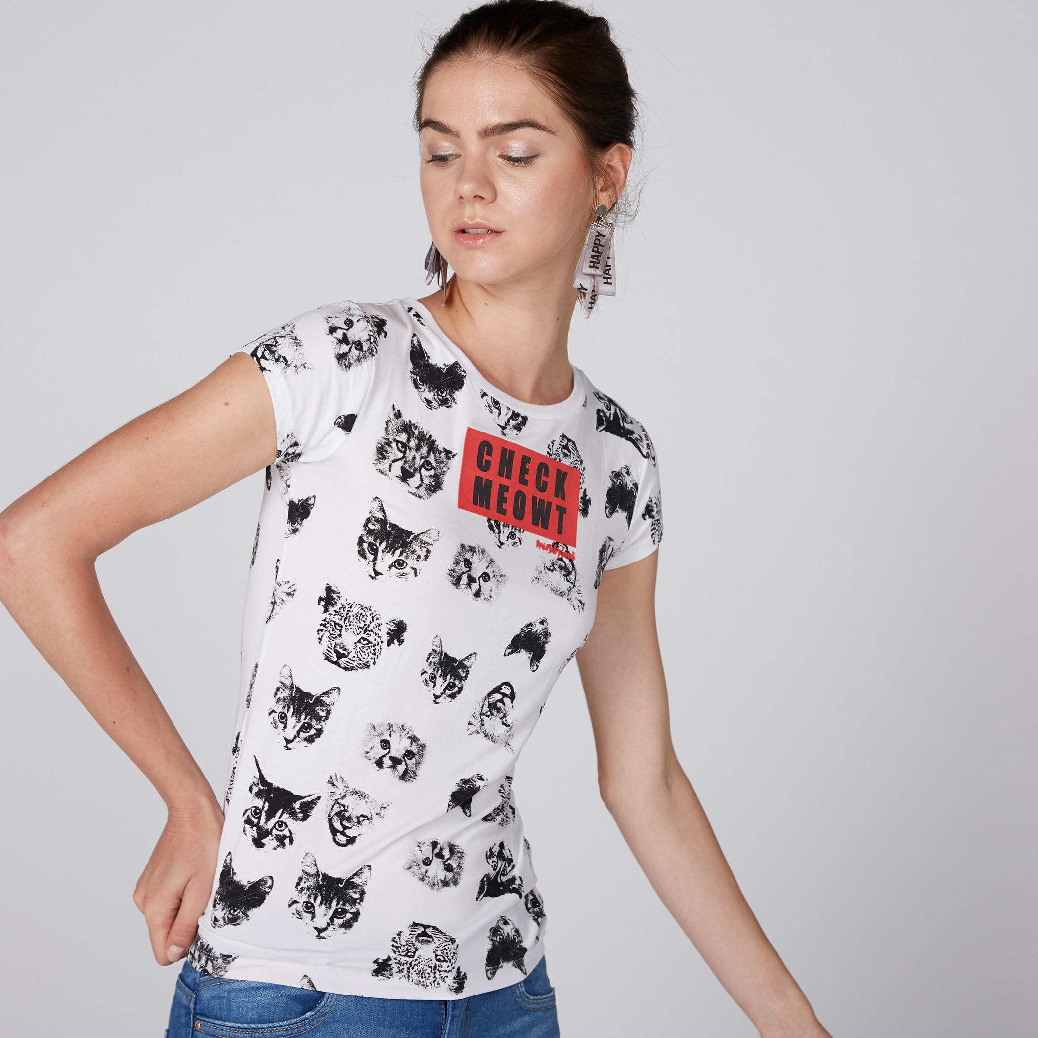 تيشيرت بياقة مستديرة وأكمام قصيرة وطبعات-women-clothing-tshirts-image-2