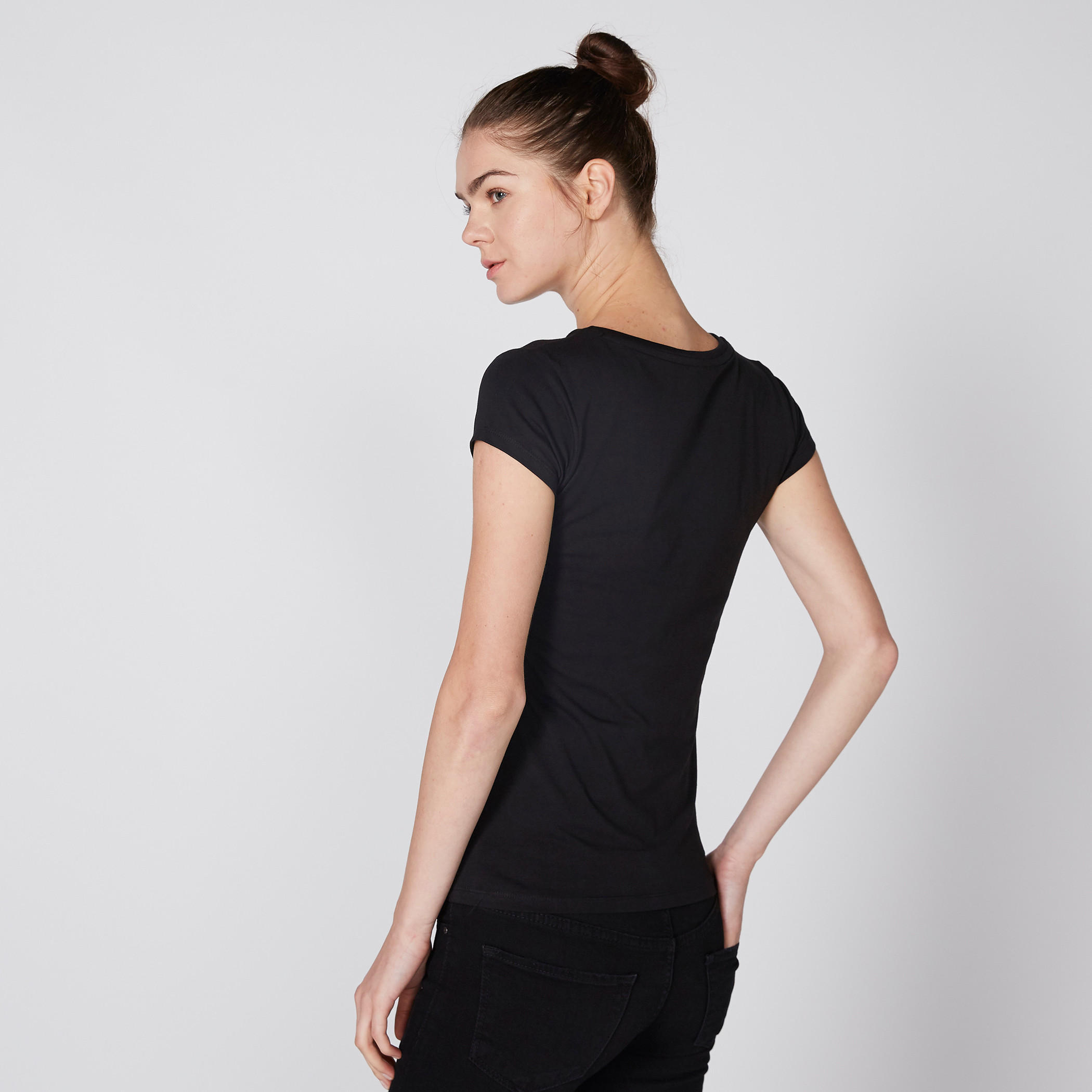 تيشيرت بأكمام كاب وياقة مستديرة وطبعات ميكي ماوس-women-clothing-tshirts-image-3
