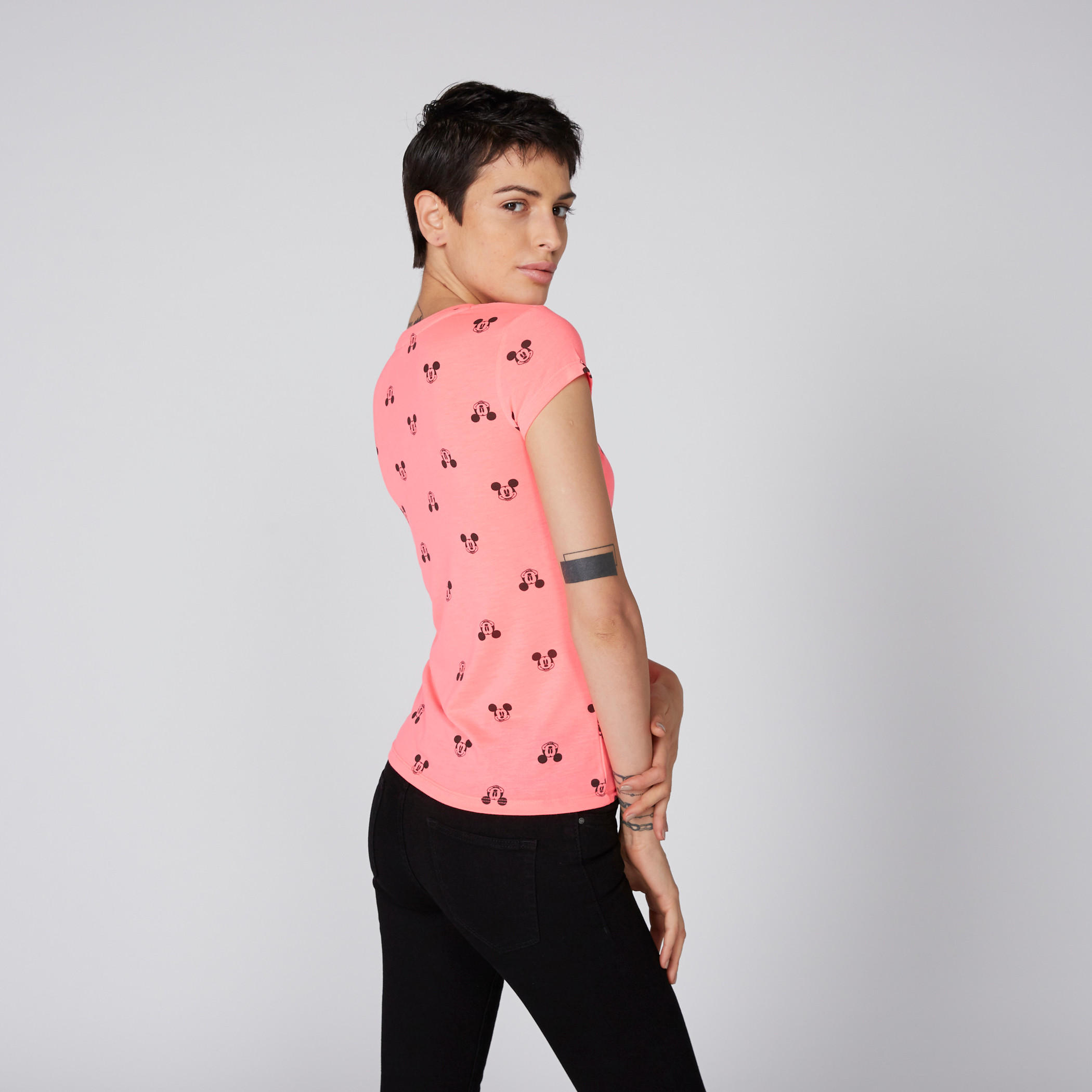 تيشيرت بأكمام كاب وياقة مستديرة وطبعات ميكي ماوس-women-clothing-tshirts-image-2