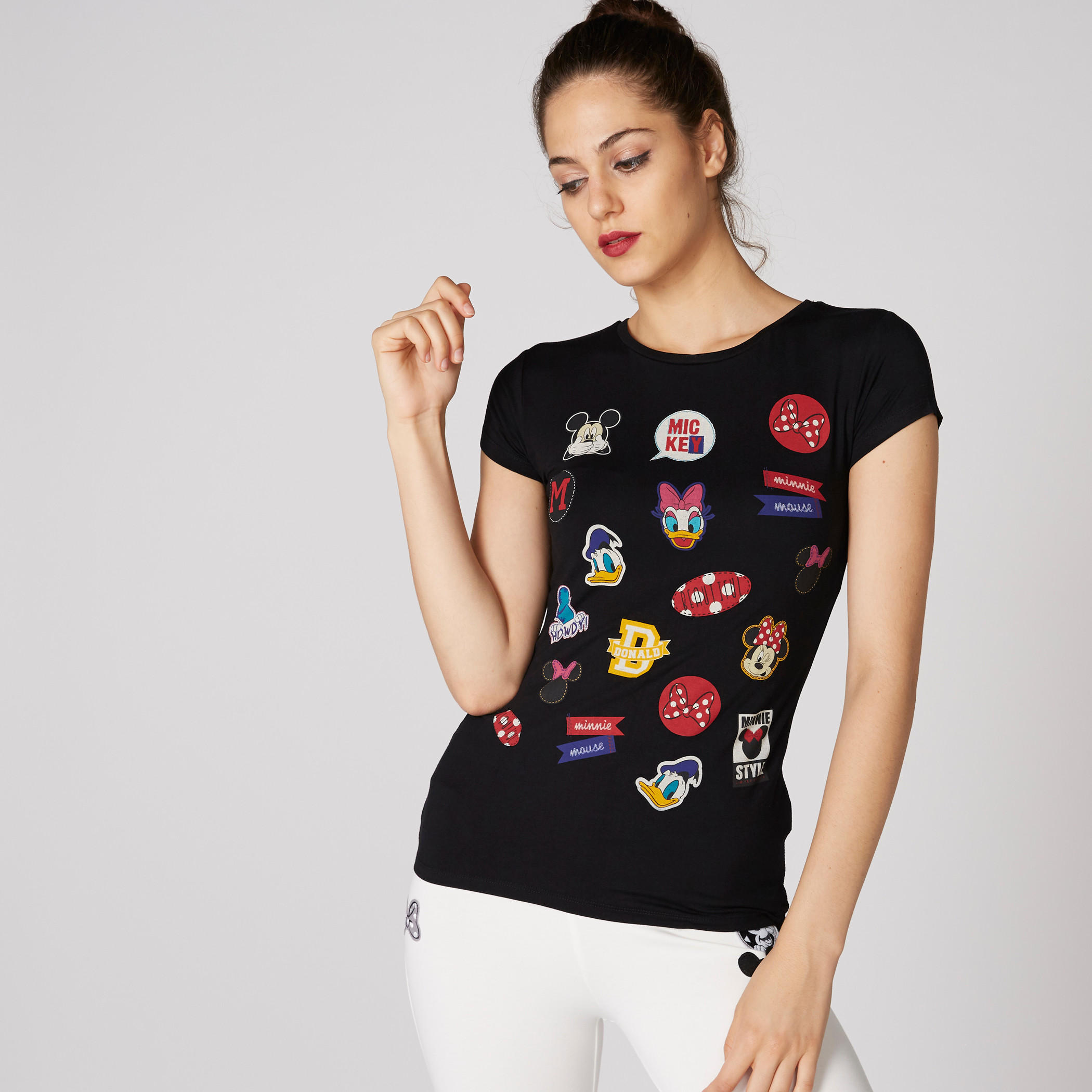 تيشيرت بطبعات ميكي ماوس وأصدقائه بياقة مستديرة-women-clothing-tshirts-image-1