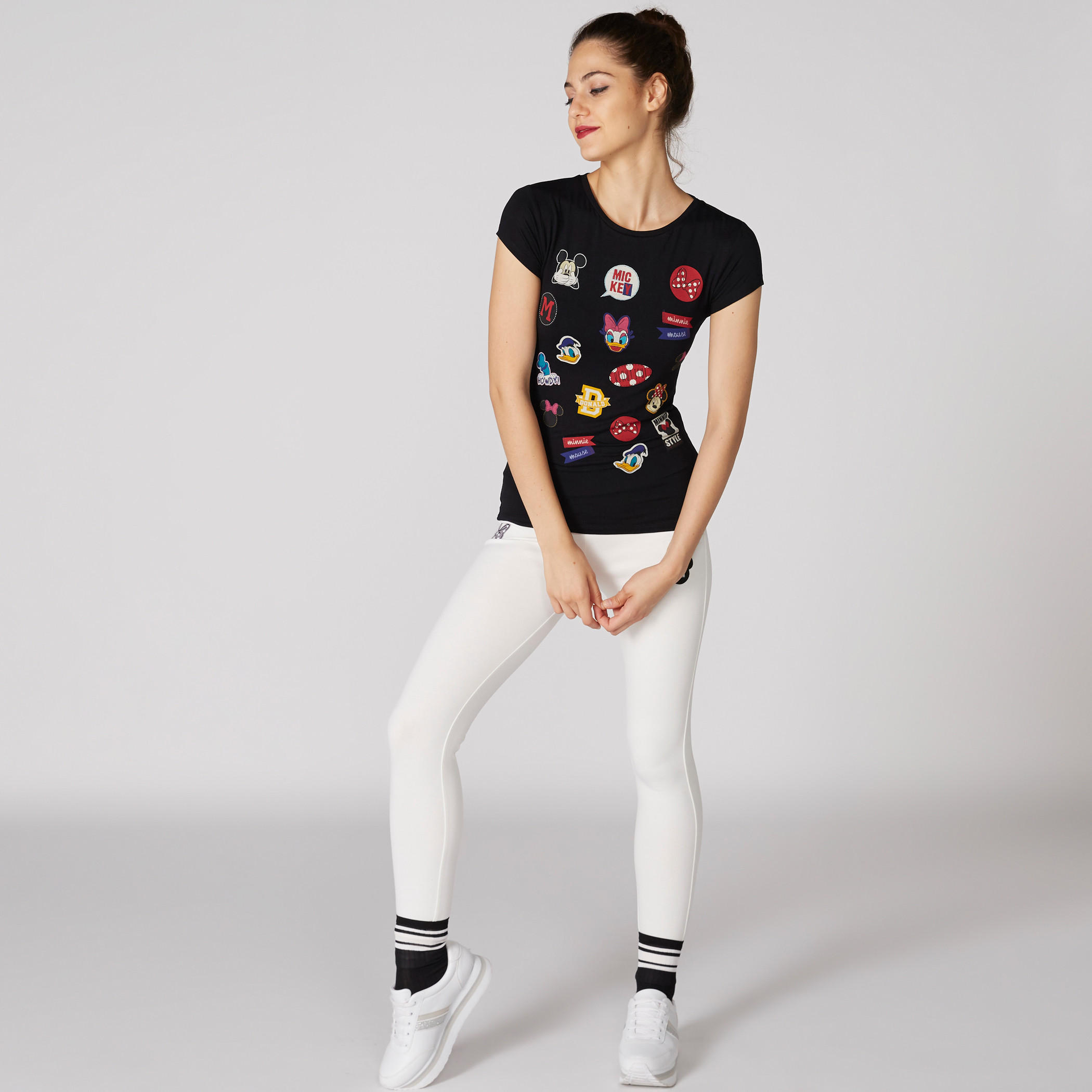 تيشيرت بطبعات ميكي ماوس وأصدقائه بياقة مستديرة-women-clothing-tshirts-image-3