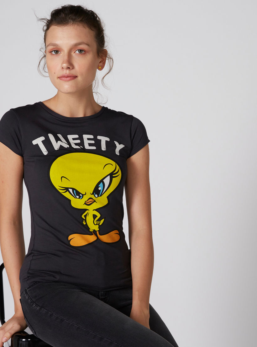 تيشيرت بياقة مستديرة وأكمام كاب وطبعات تويتي-women-clothing-tshirts-image-1