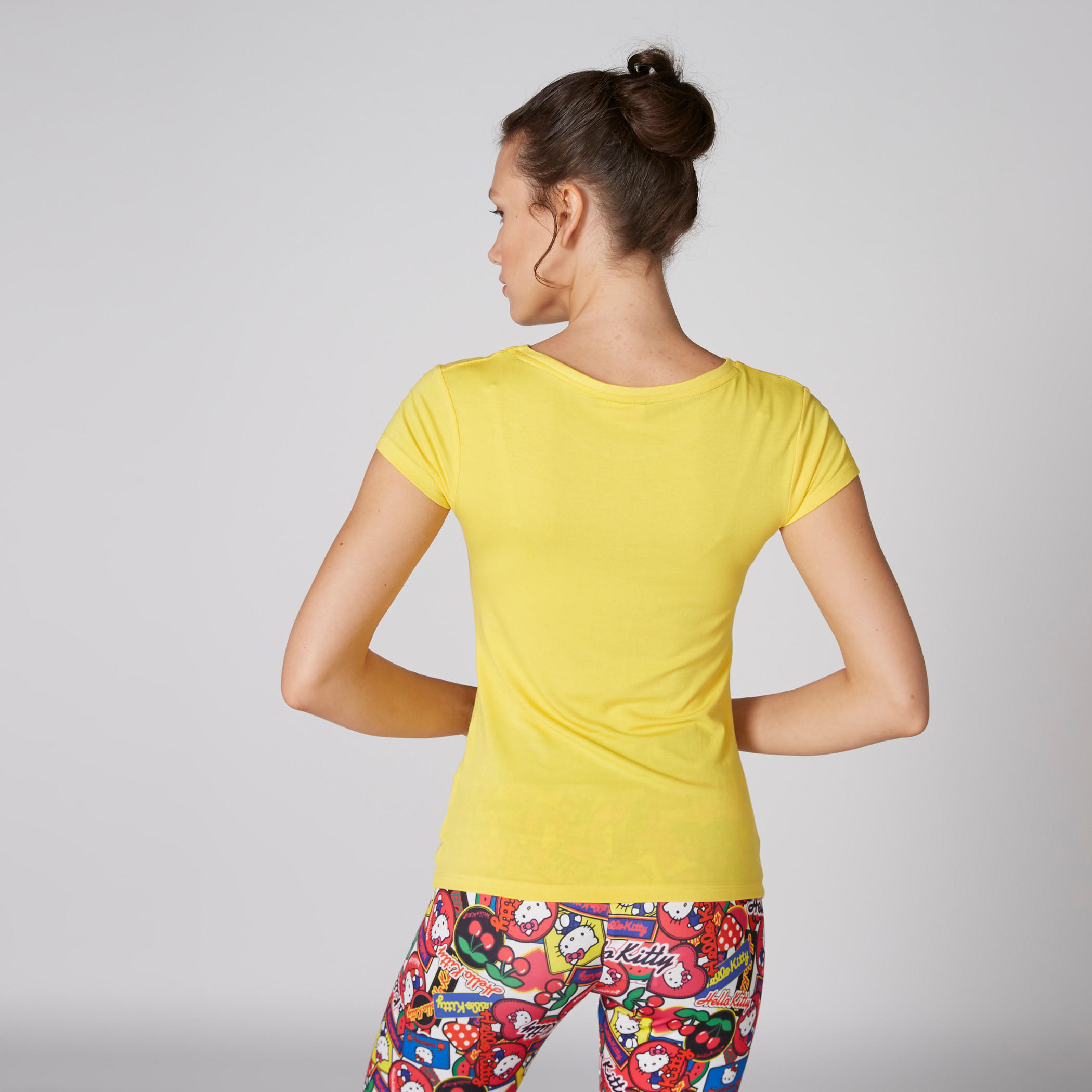 تيشيرت بياقة مستديرة وأكمام كاب وطبعات مينيون-women-clothing-tshirts-image-2