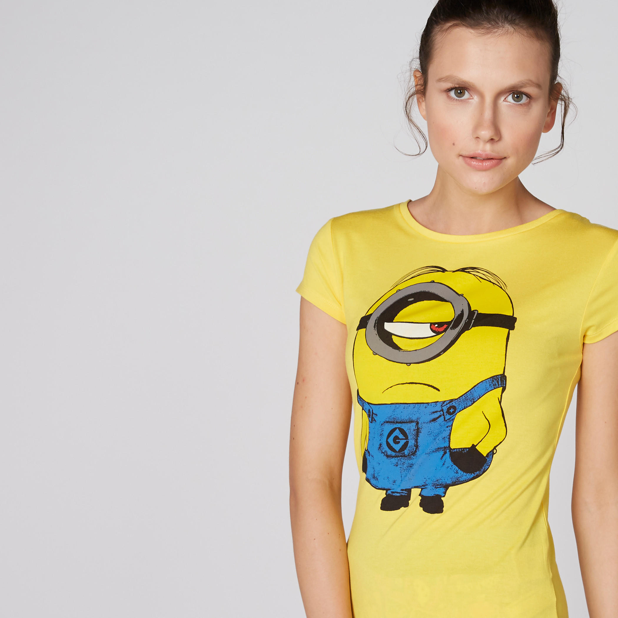 تيشيرت بياقة مستديرة وأكمام كاب وطبعات مينيون-women-clothing-tshirts-image-4