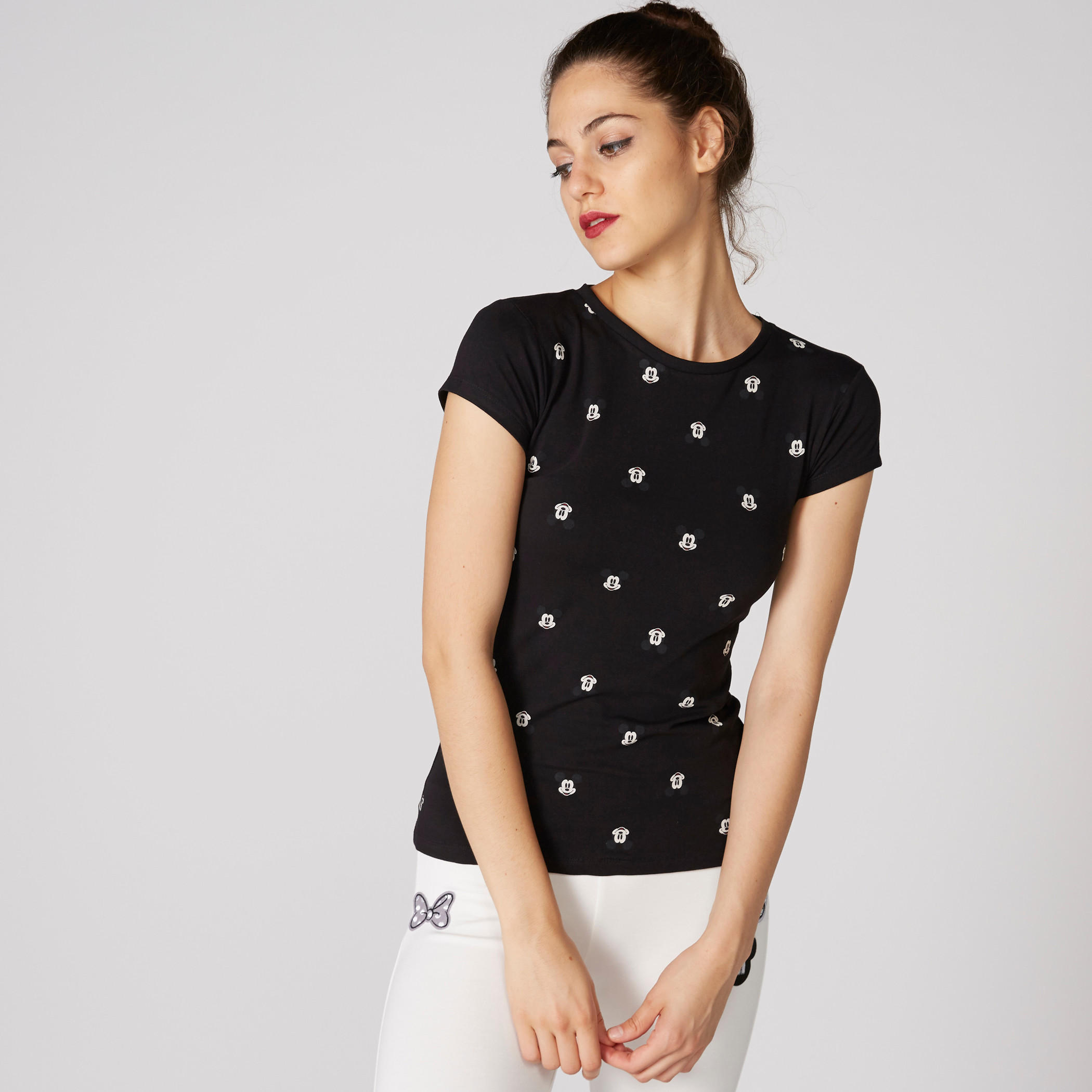 تيشيرت بأكمام كاب وياقة مستديرة بطبعات ميكي ماوس-women-clothing-tshirts-image-1