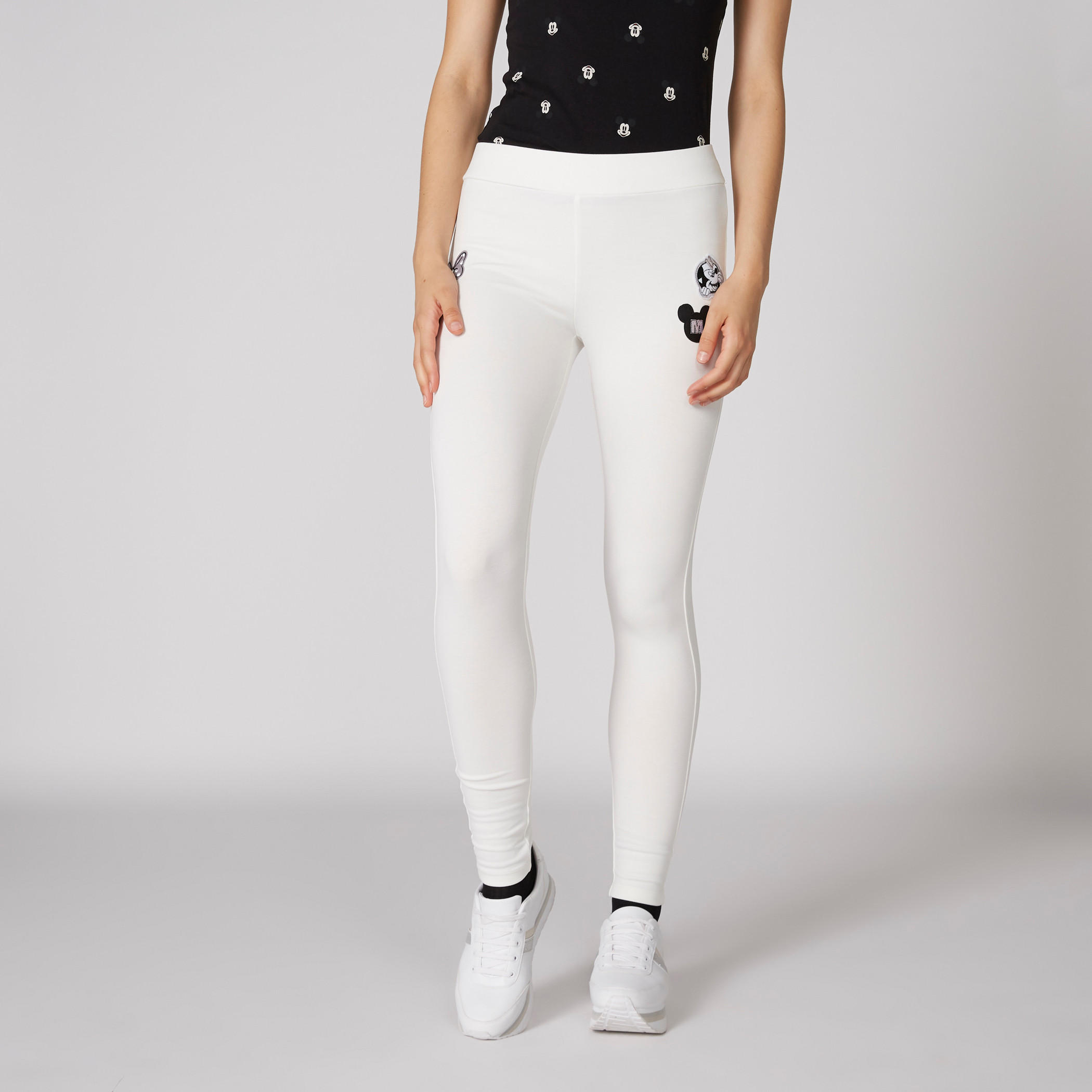 بنطال ليقنز طويل بحزام خصر مطّاطي وطبعات ميكي ماوس-women-clothing-bottoms-leggings-image-3